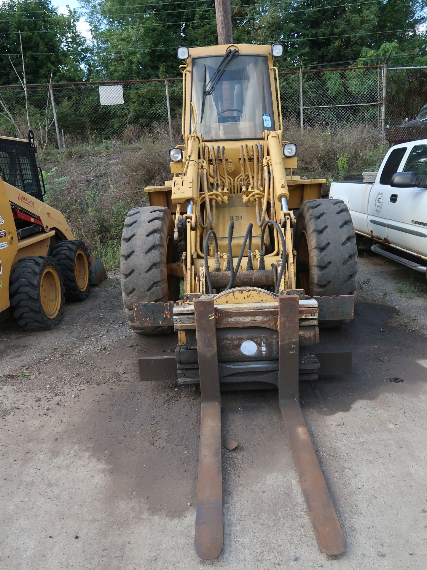 CATERPILLAR MODEL IT14B RUBBER TIRE LOADER; S/N 3NJ00060, 21,804 HOURS, WITH ROTATING FORK - Image 2 of 9