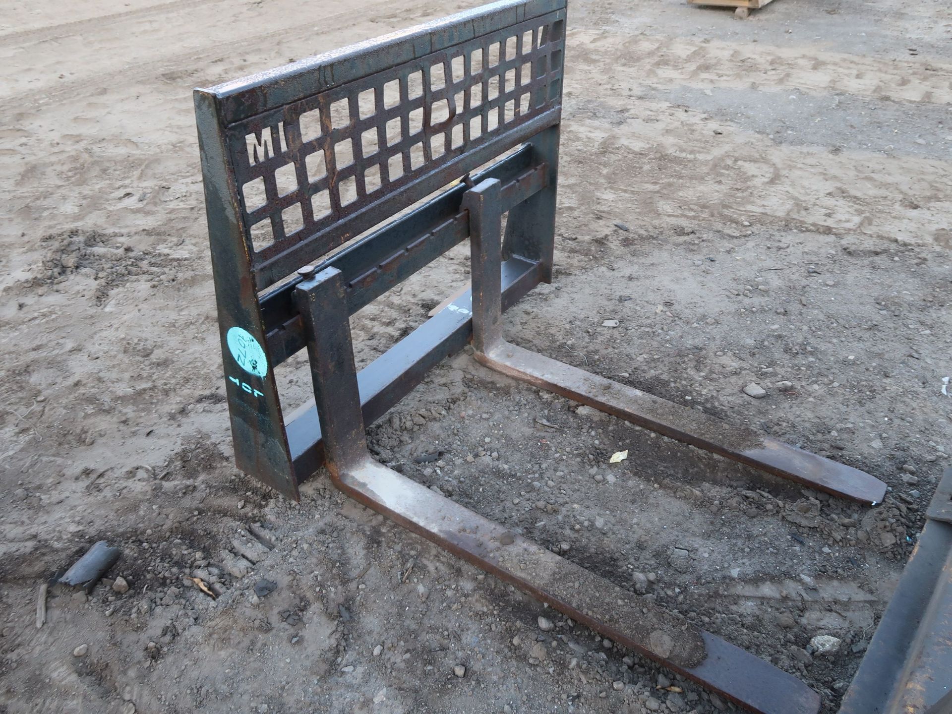 42" SKID STEER FORKS - Image 2 of 2