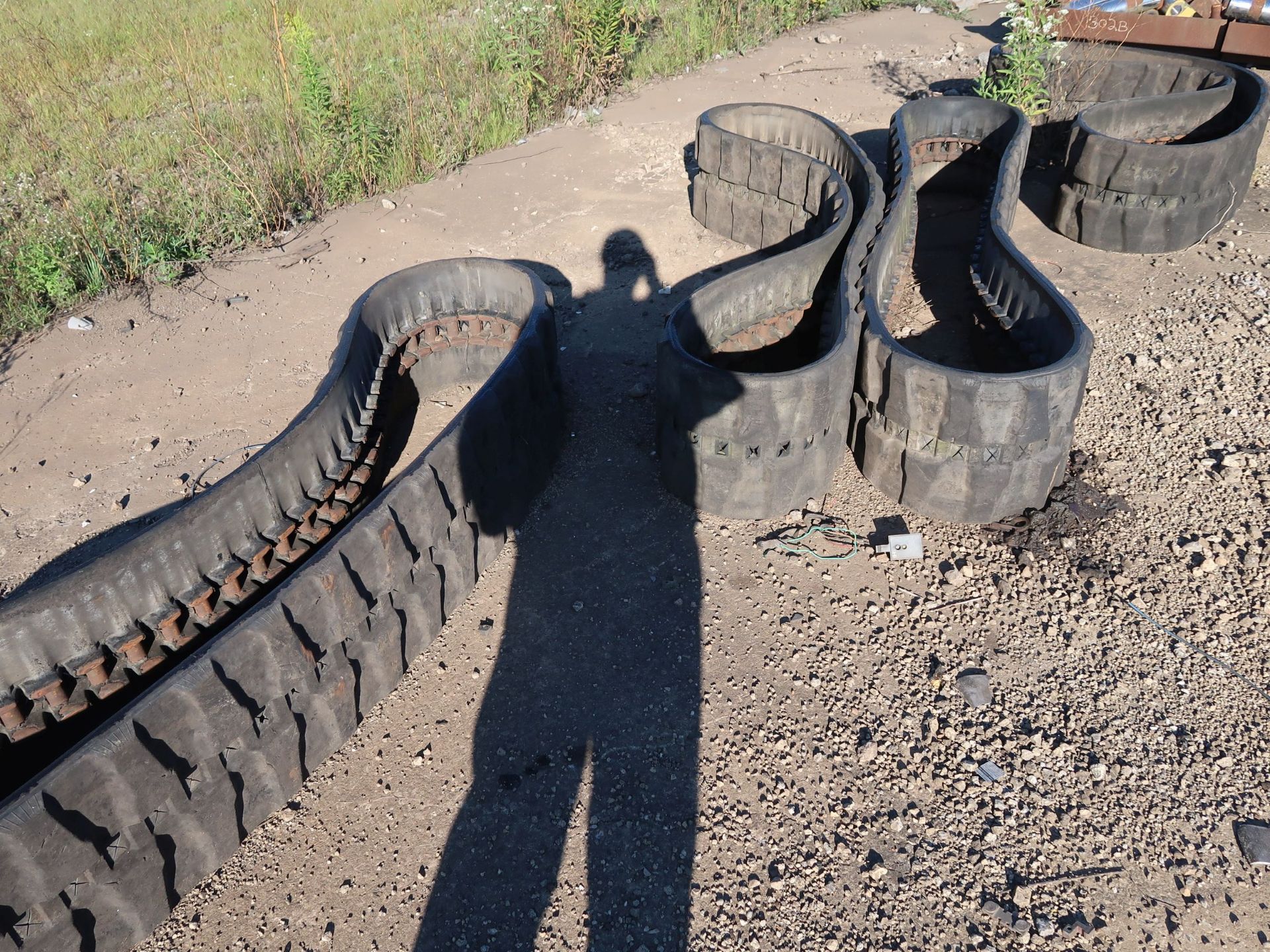 (LOT) (4) STEEL UTILITY TOWERS, RUBBER TRACKS, STEEL PANS, WITH PINS, RAIL - Image 2 of 3