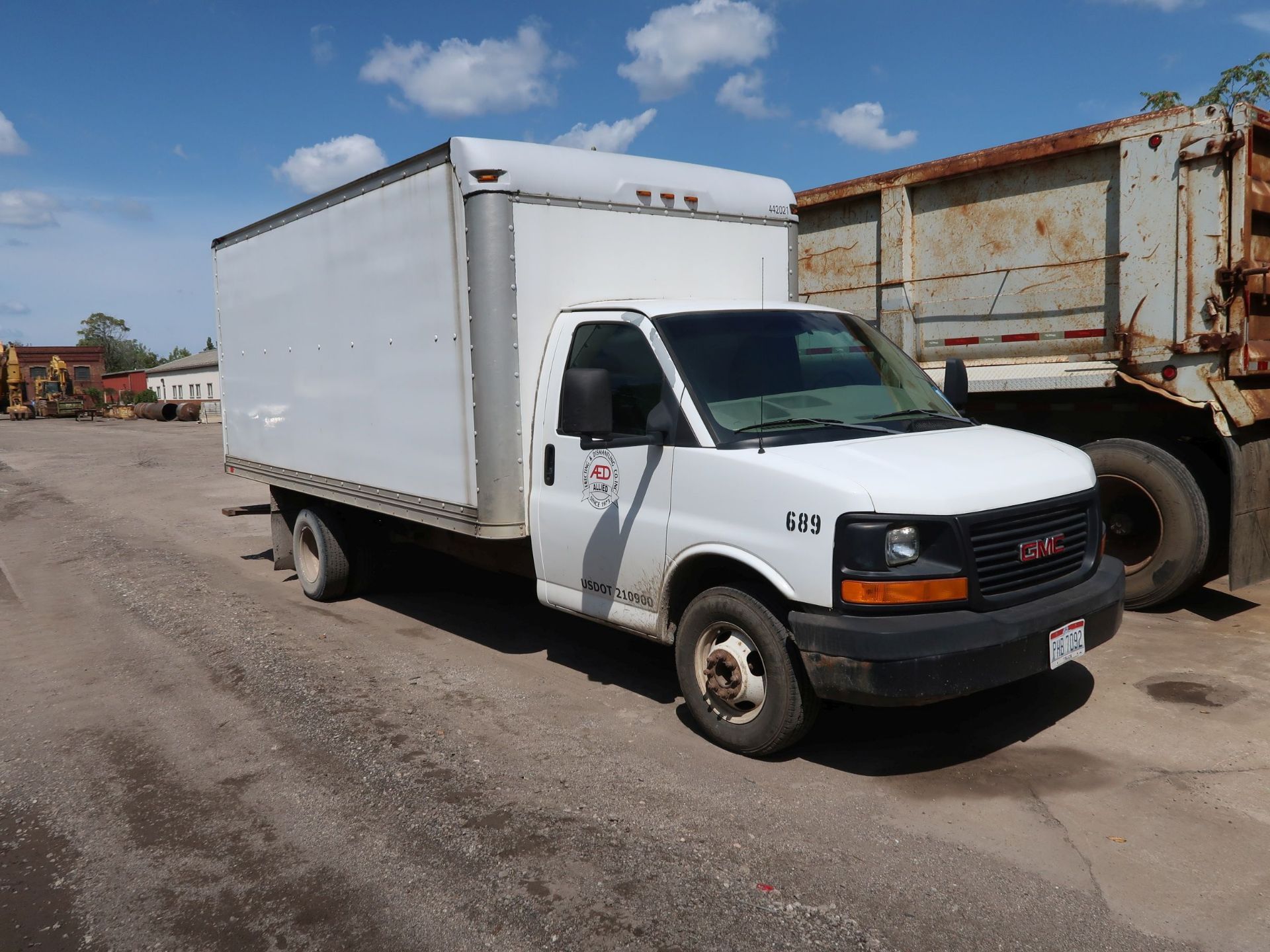 2004 GMC 16' BOX TRUCK; VIN 1GDJG31U341911079, 114,261 MILES (UNIT 02-629) - Image 3 of 9