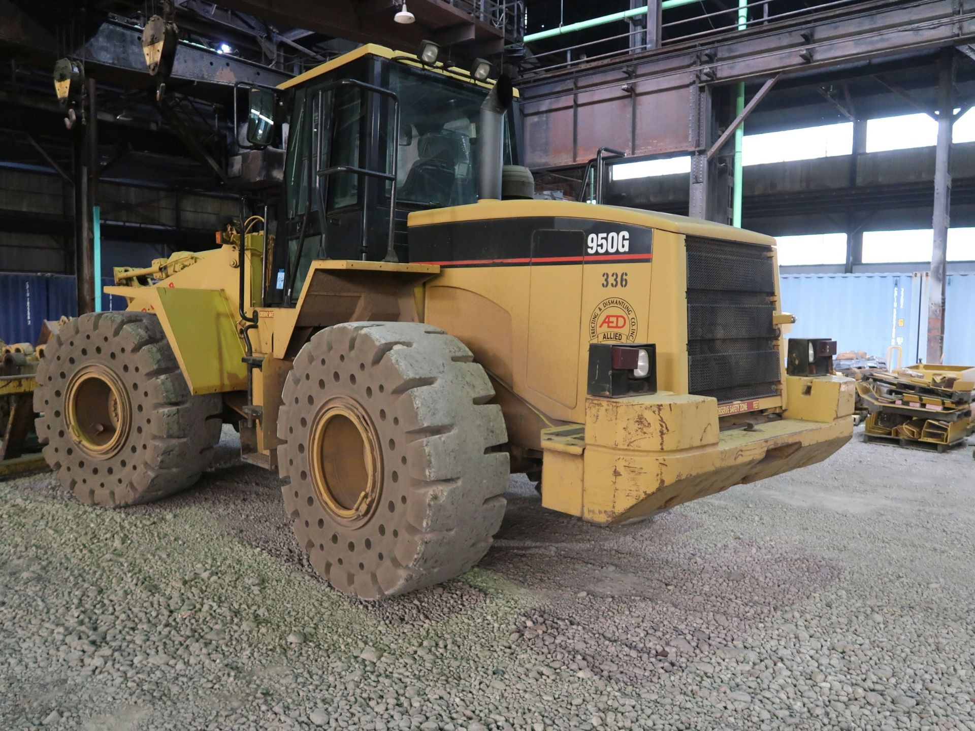 2001 CATERPILLAR MODEL 950G ARTICULATING WHEEL LOADER; S/N 3JW01992, SOLID TIRES, QUICK - Image 6 of 8