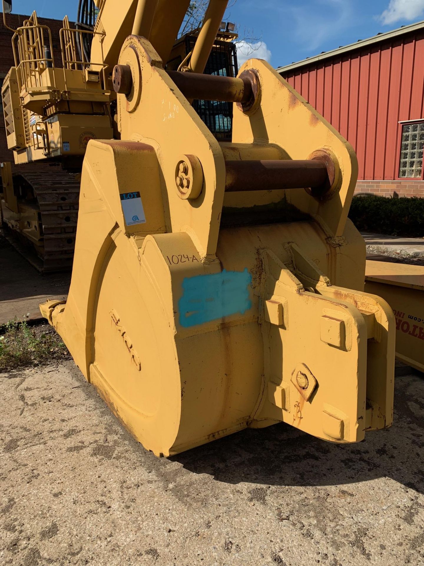 48" EXCAVATOR BUCKET WITH BUCKET TEETH - Image 3 of 3