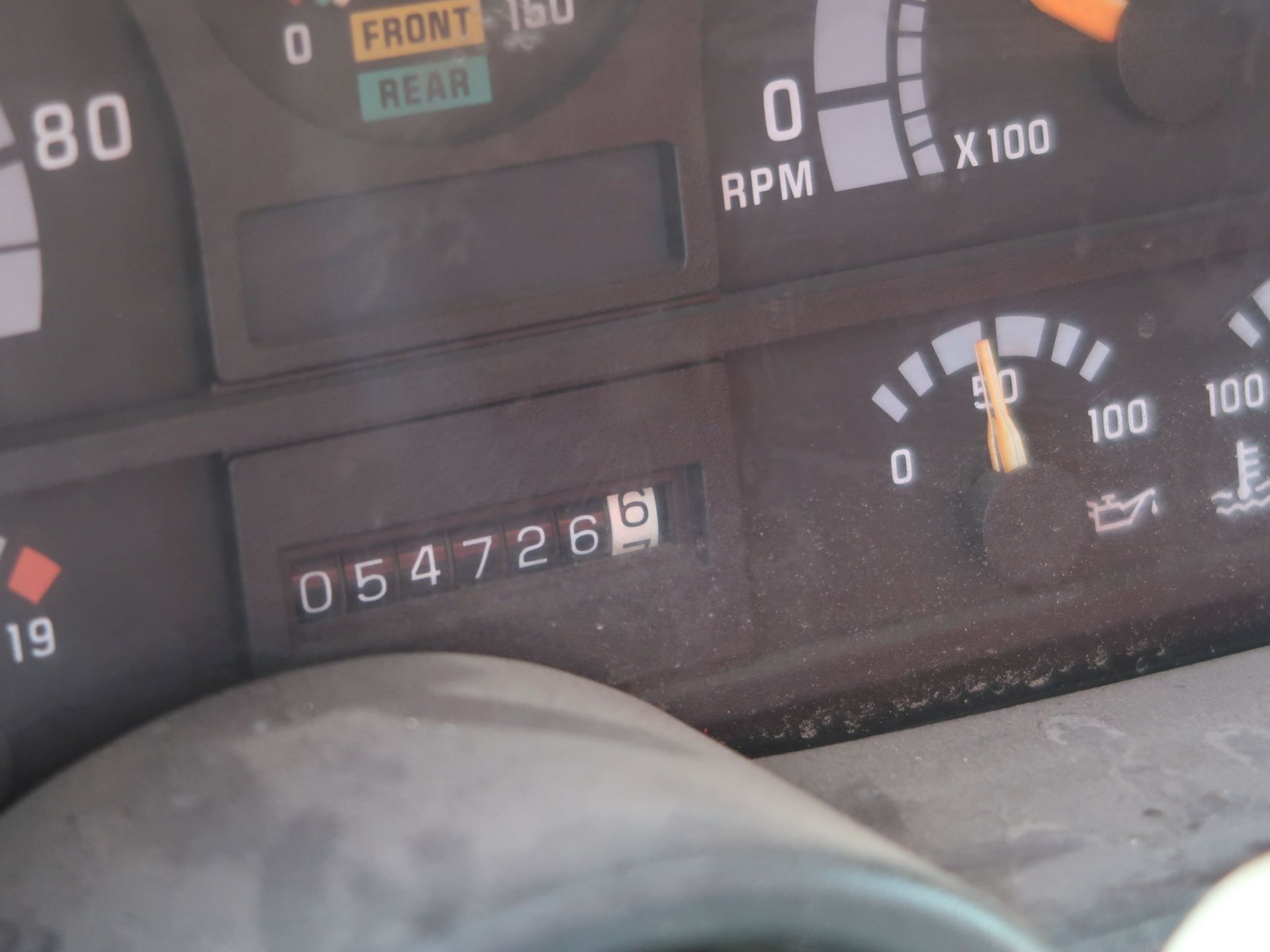 1993 CHEVY FUEL TRUCK; VIN 1GBS7H4J8PJ102032, 2,500 GALLON FUEL TANK, 54,726 MILES (UNIT 02-687) - Image 6 of 7