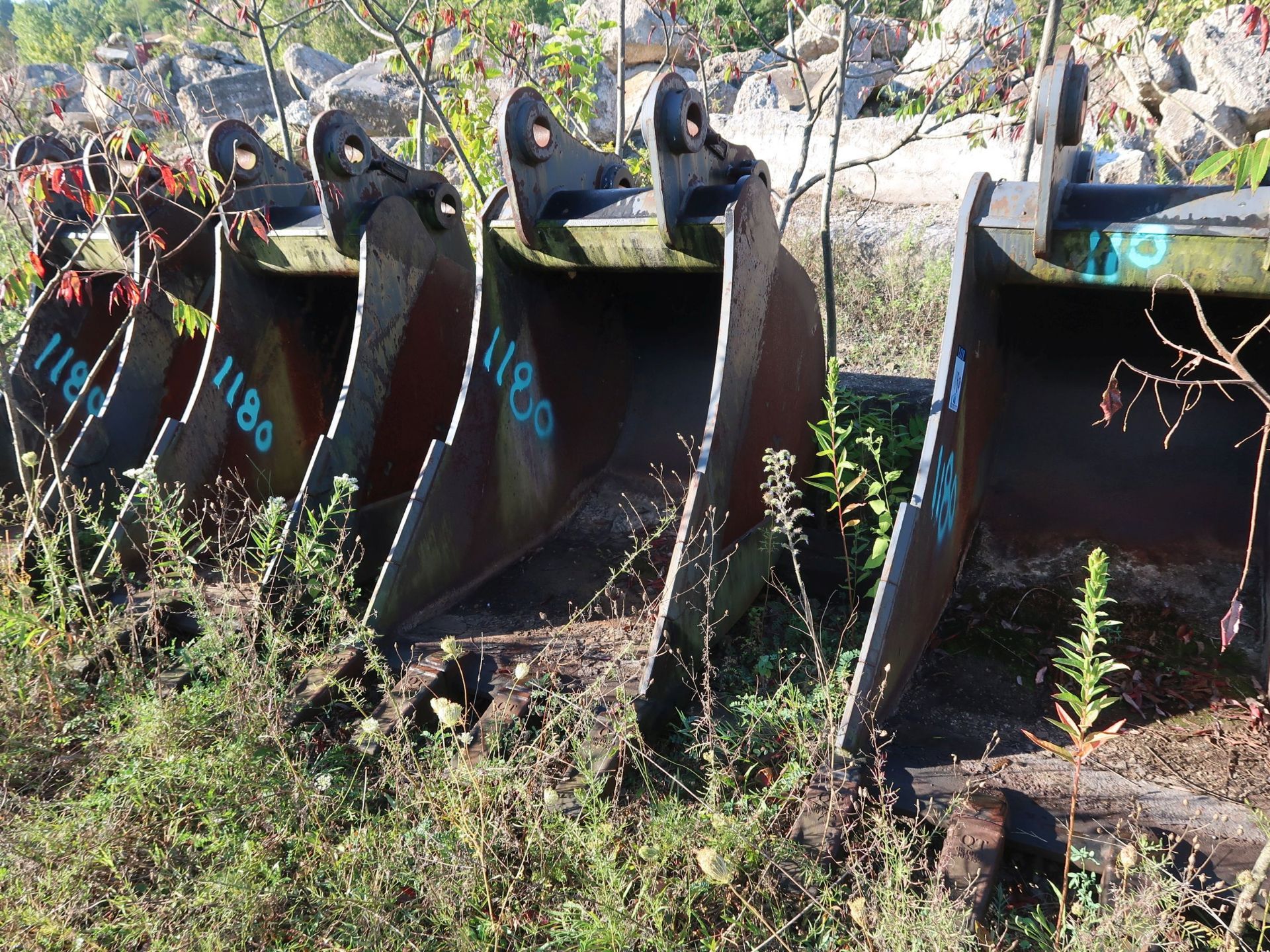 30" STRICKLAND EXCAVATOR BUCKETS