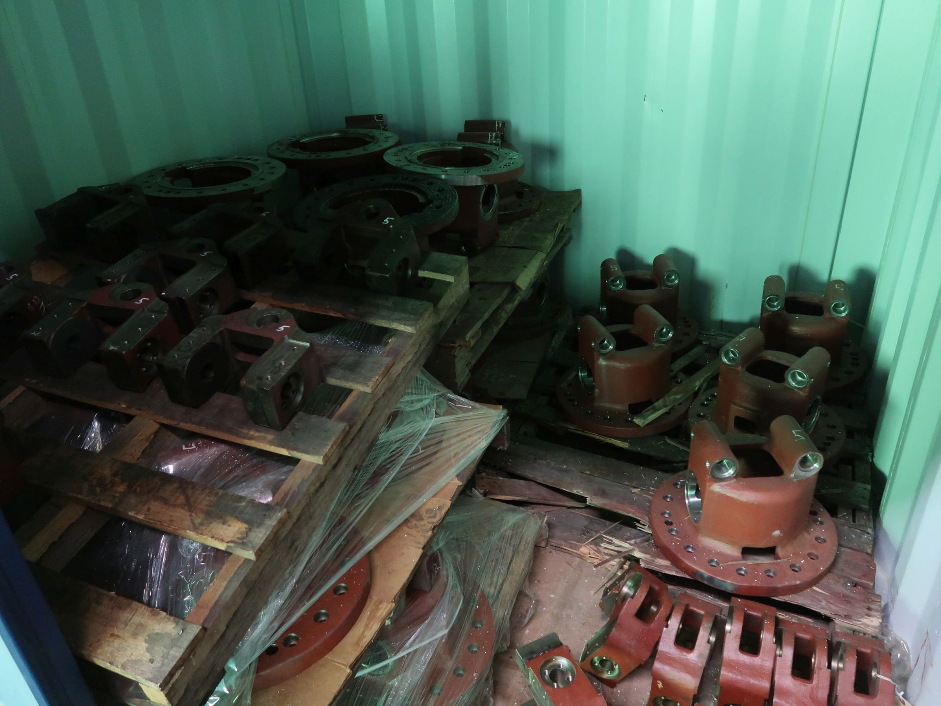 (LOT) LARGE OFFERING OF ALLIED GATOR PARTS THAT ARE STORED IN (160) CONEX CONTIANERS, YELLOW STEEL - Image 28 of 190