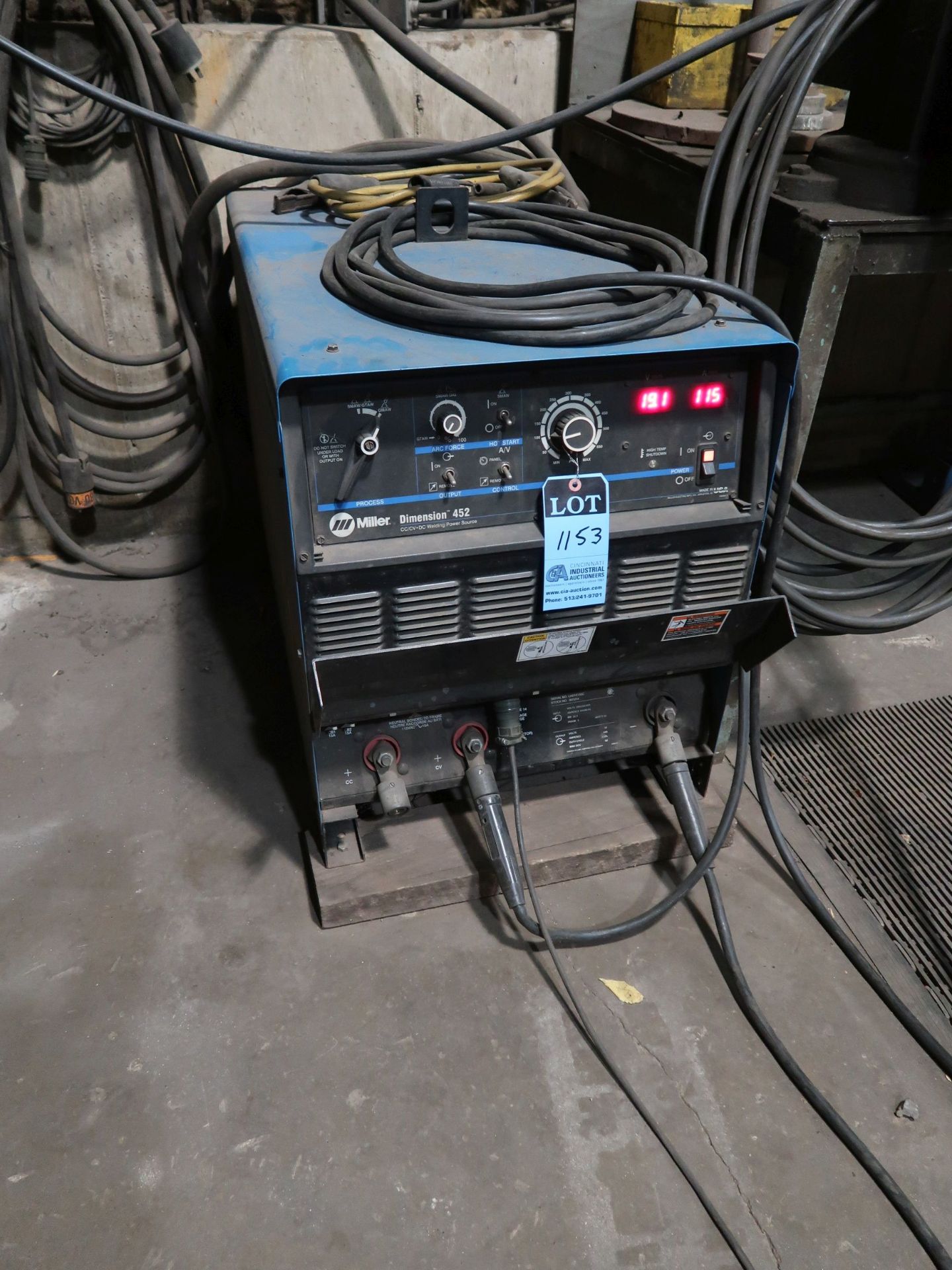 450 AMP MILLER DIMENSION 452 WELDER