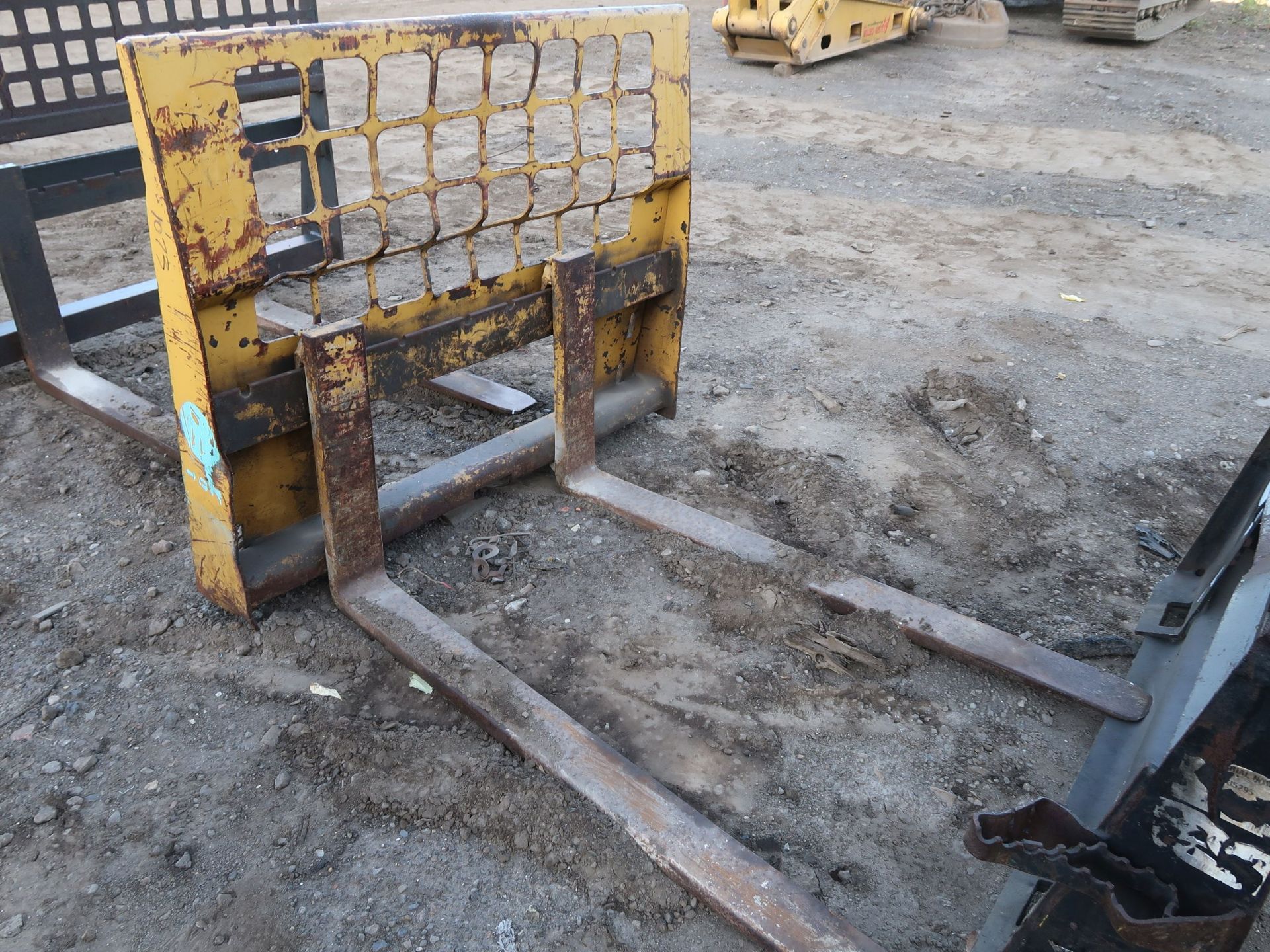 46" SKID STEER FORKS - Image 2 of 2