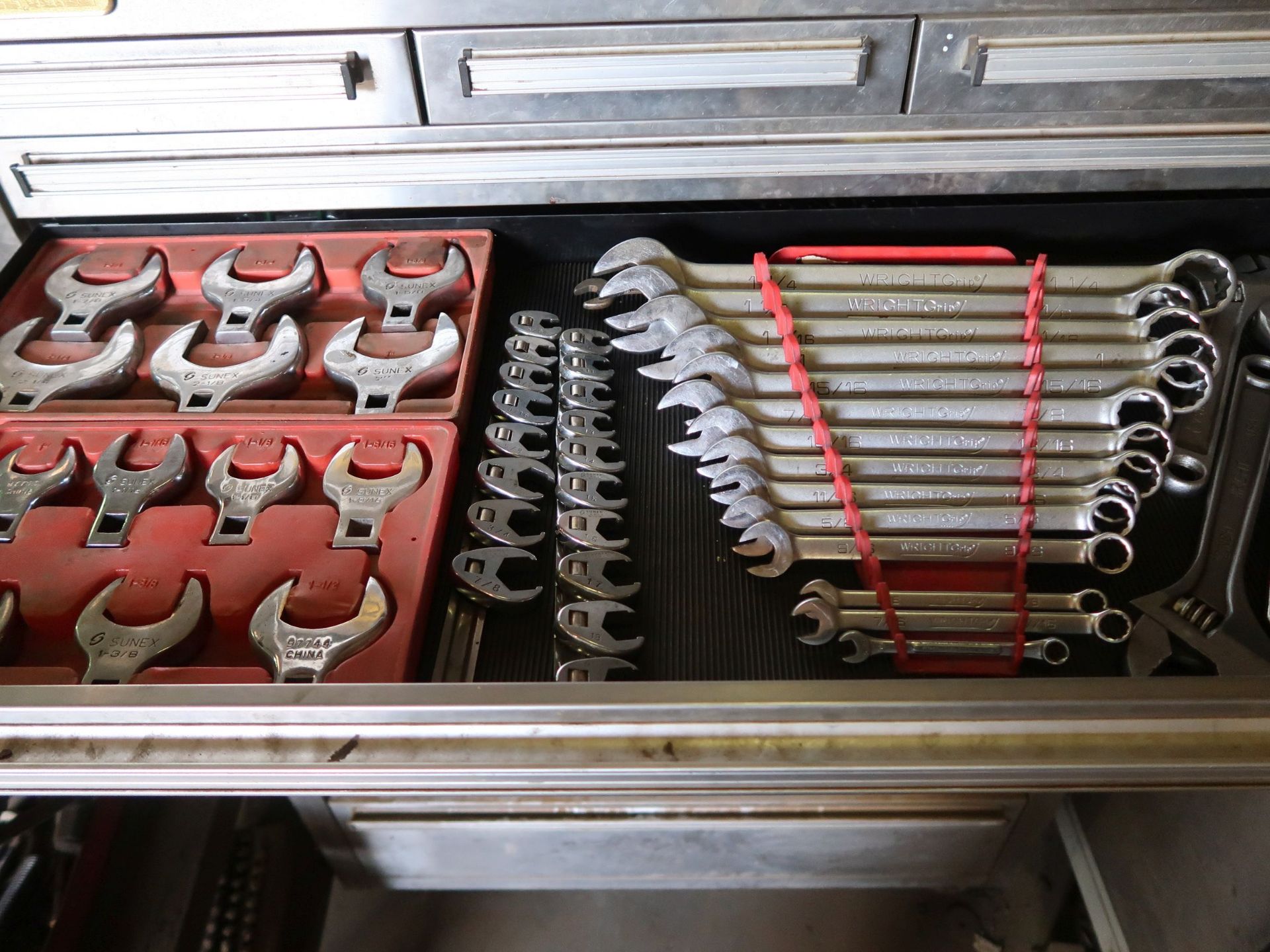 (LOT) (2) TOOLBOXES WITH TOOLS AND STEEL TABLE WITH CONTENTS - Image 5 of 8