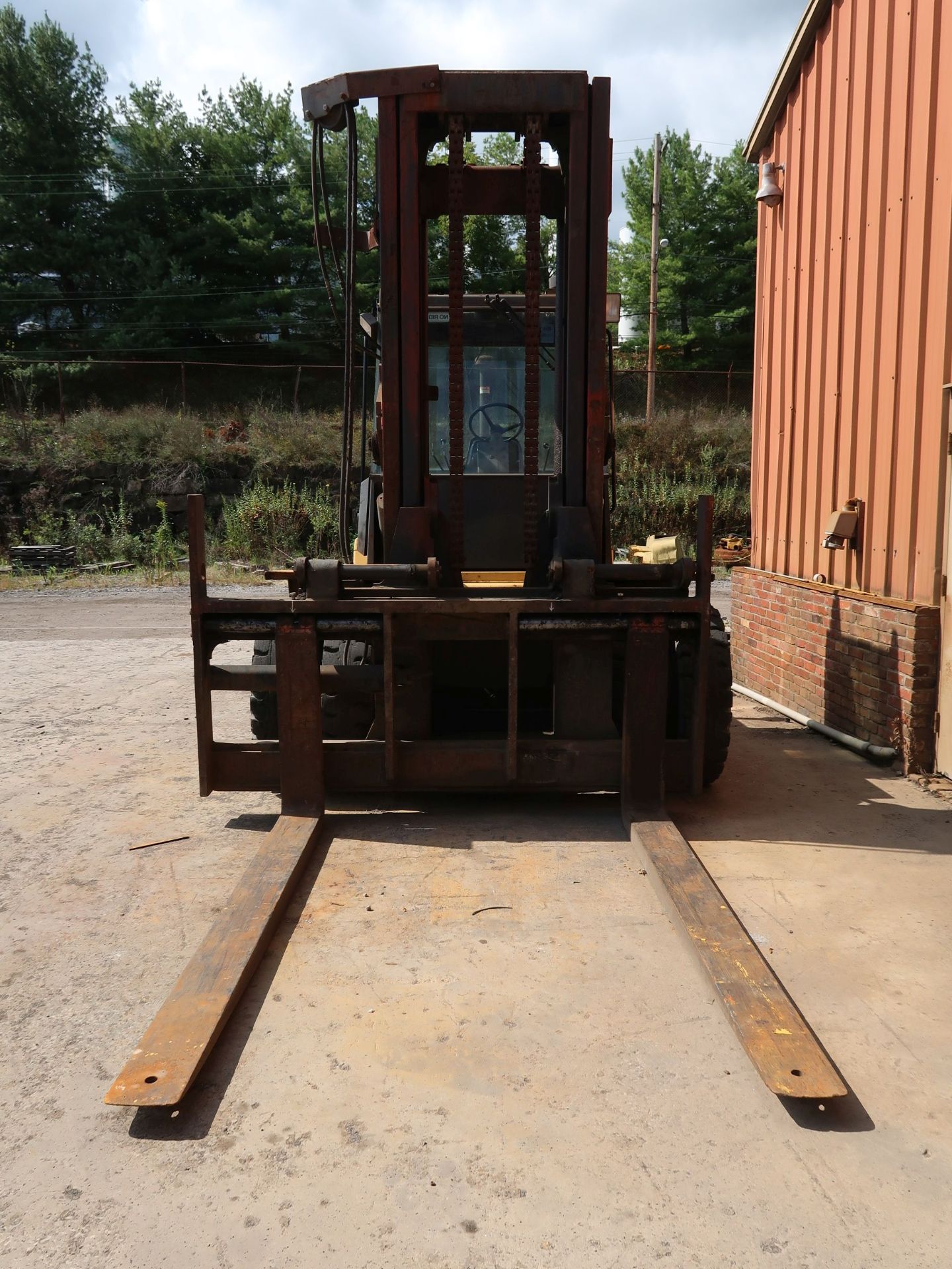 36,000 HYSTER MODEL H360XL DIESEL LIFT TRUCK; S/N C019DO1532L, 96" FORKS, PERKINS ENGINE, 2-STAGE - Image 2 of 10