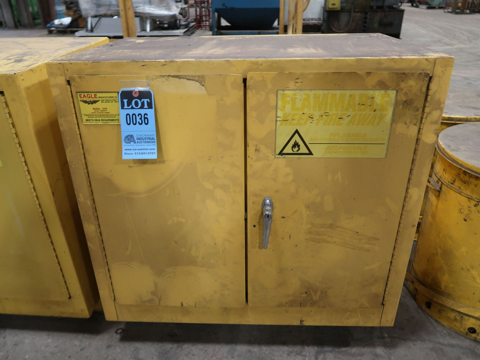 22 GALLON CAP EAGLE MODEL 1970 SAFETY STORAGE CABINET