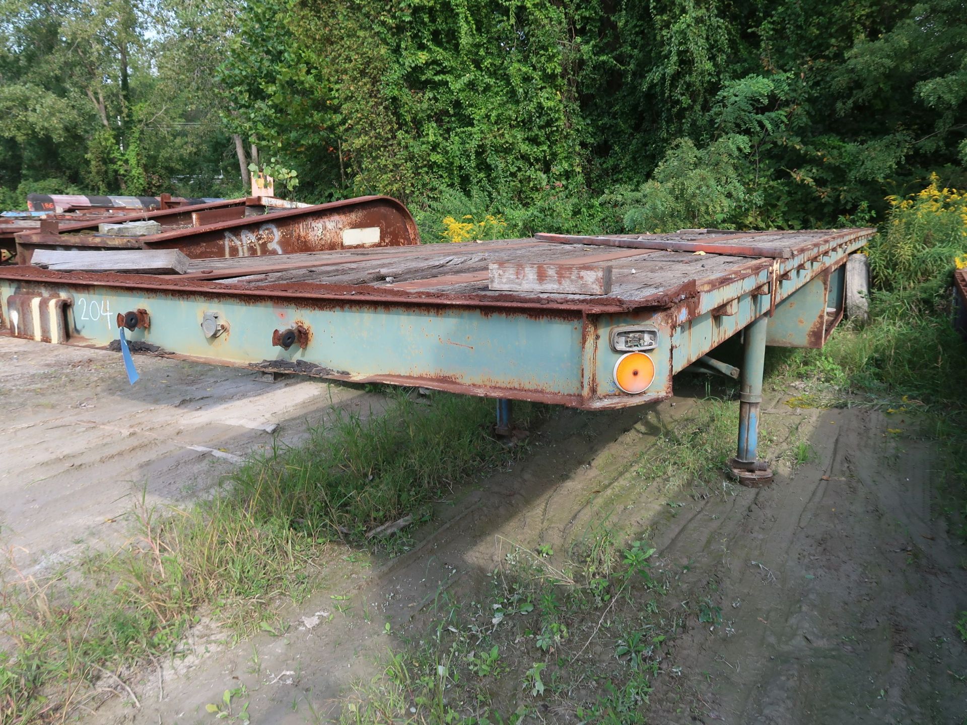 APPROX. 40' FLAT BED YARD TRAILER, NO. 11 (NO TITLE) - Image 2 of 2