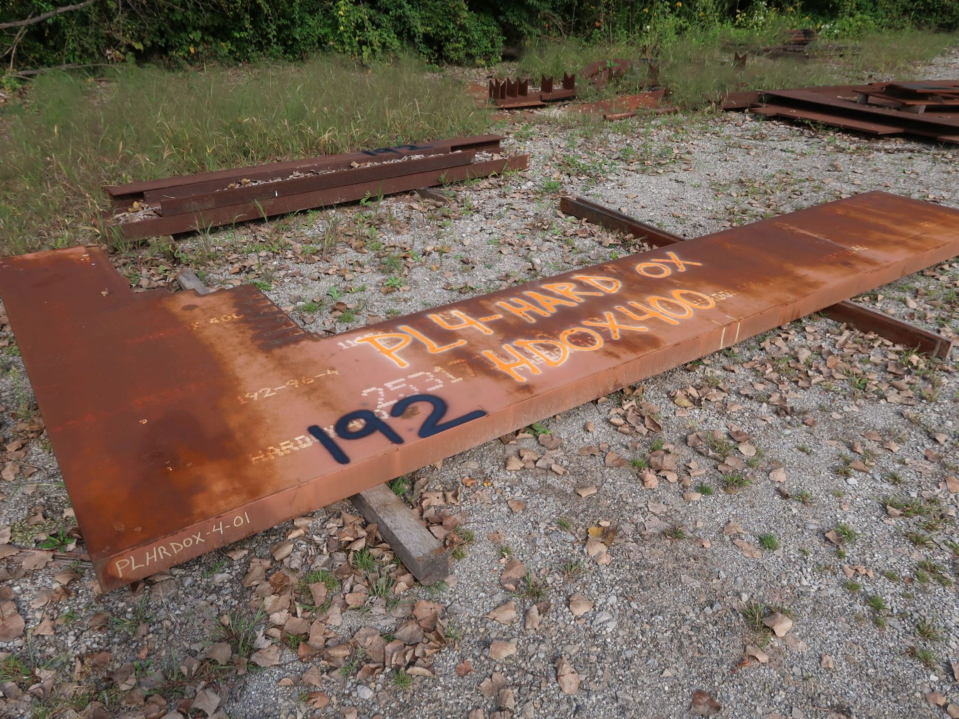 (LOT) MISC. STEEL PLATE ON GROUND W/ MISC. SCRAP STEEL AT END OF ROW (BLACK PAINT) - Image 4 of 6