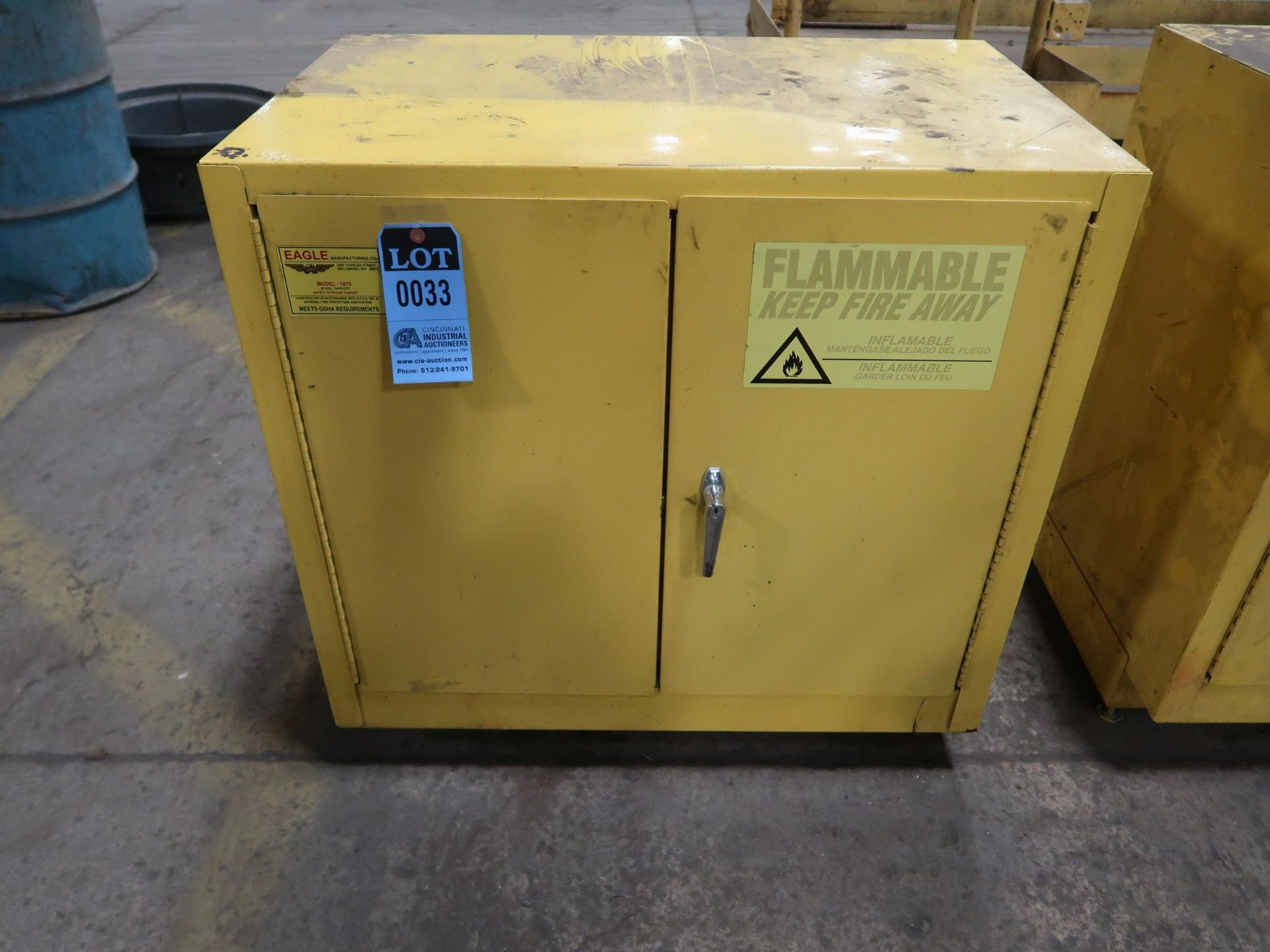 22 GALLON CAP EAGLE MODEL 1970 SAFETY STORAGE CABINET