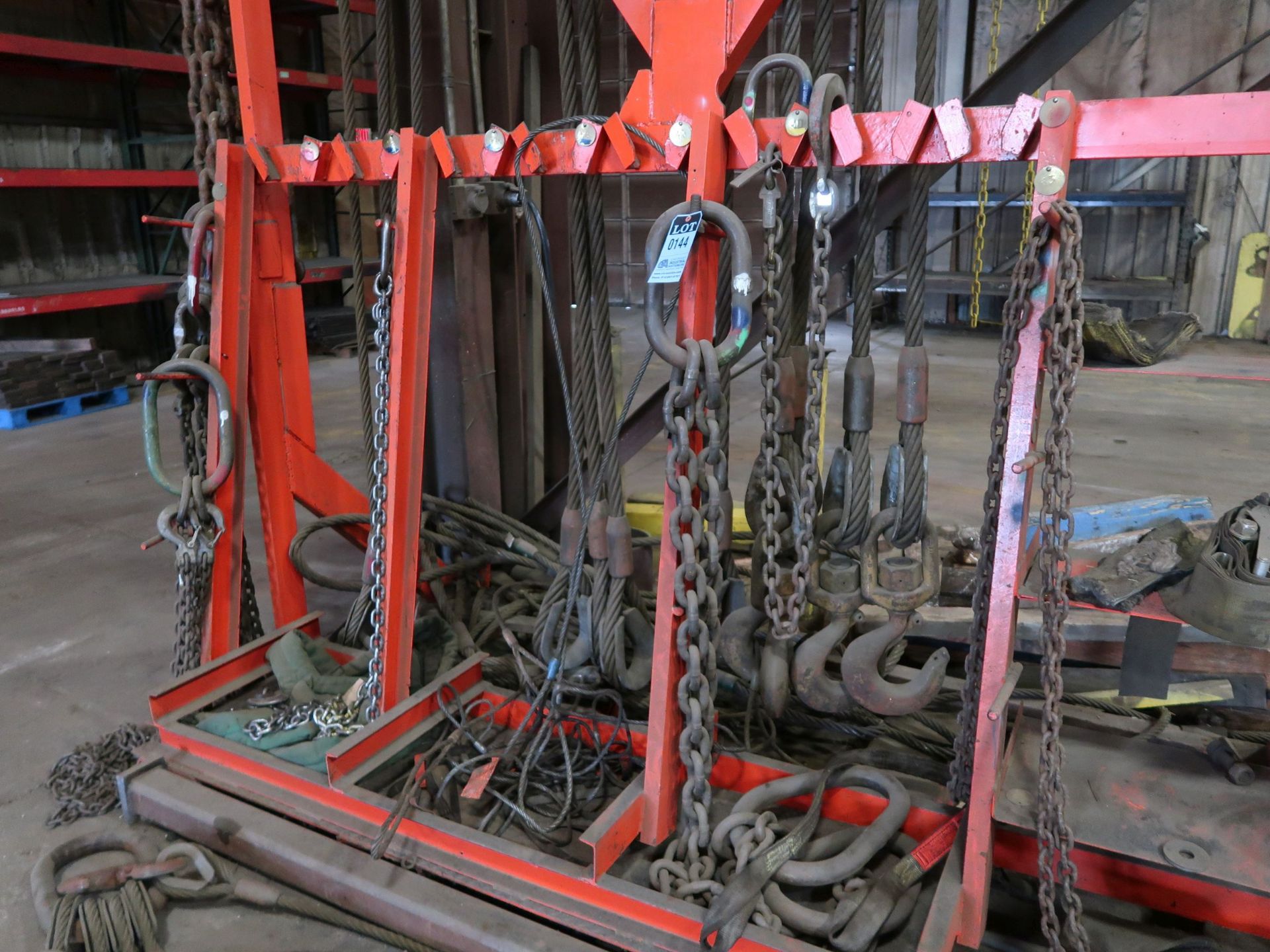 (LOT) RACK W/ HEAVY LIFTING EQUIPMENT - Image 2 of 3