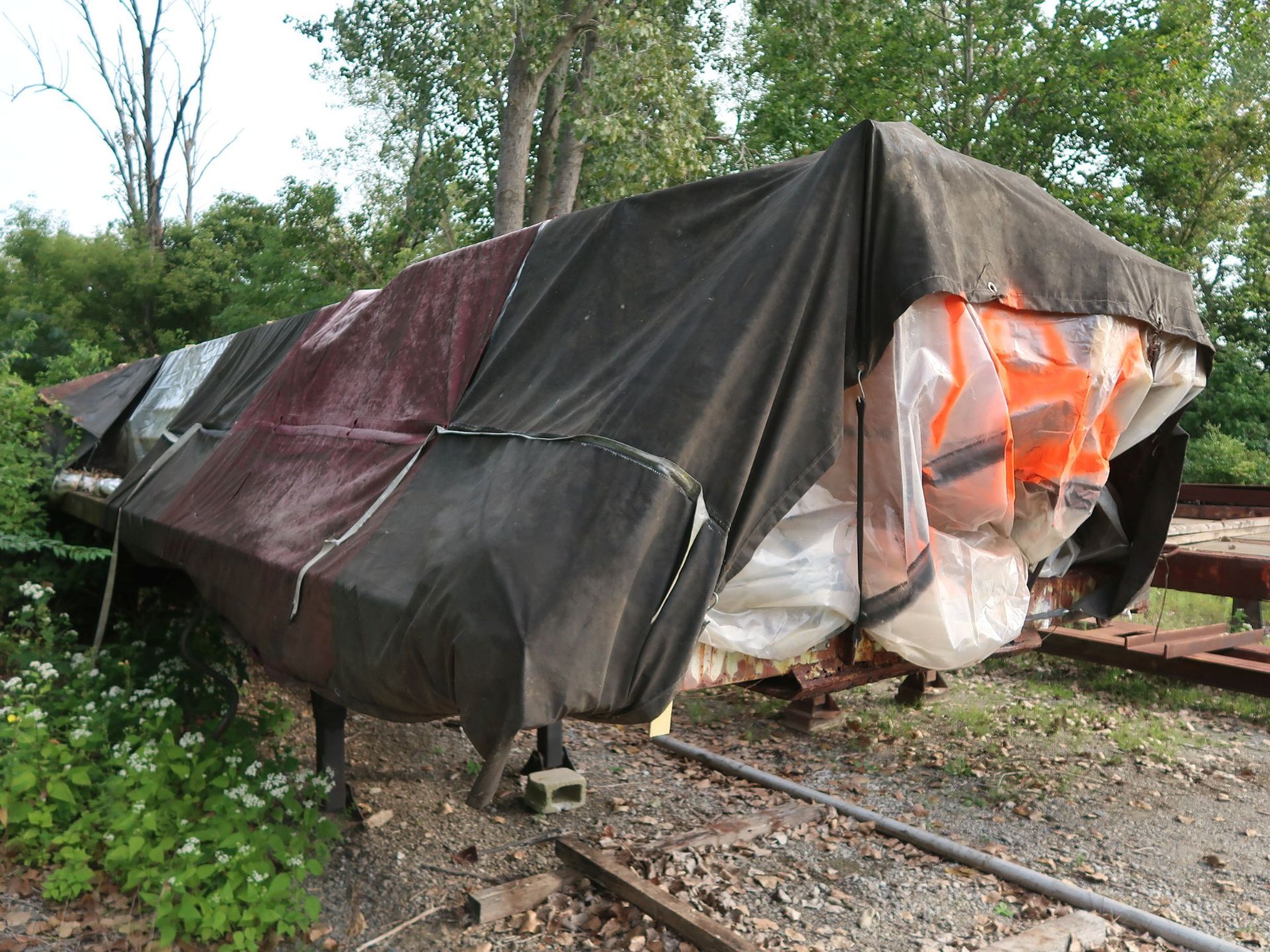 7-1/2 TON X 40' APPROX. SPAN BRIDGE OUTSIDE W/ TRAILER (LOCATED IN YARD) - Image 2 of 2