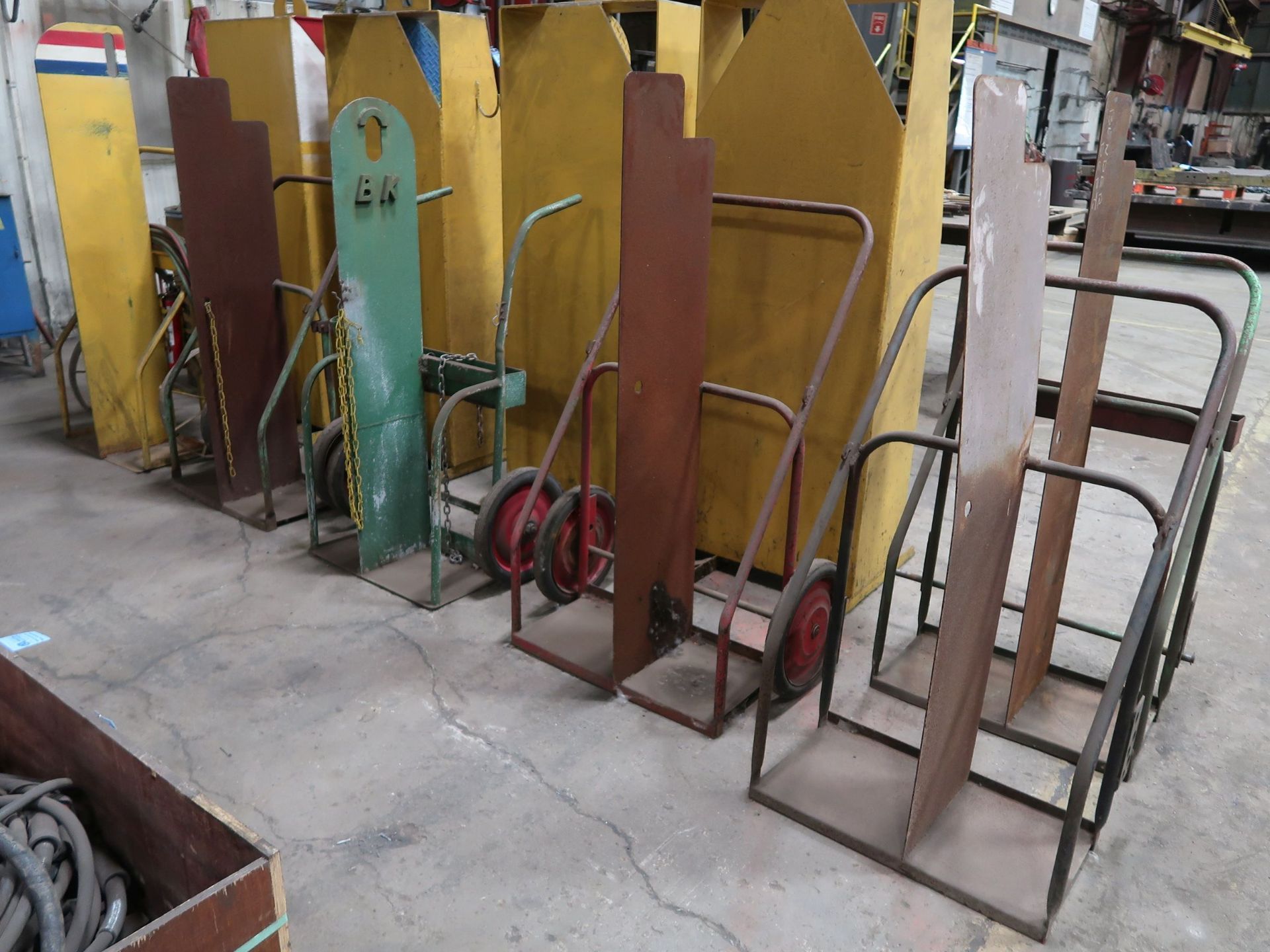 (LOT) (6) TORCH CARTS, (1) W/ HOSE & REGULATOR