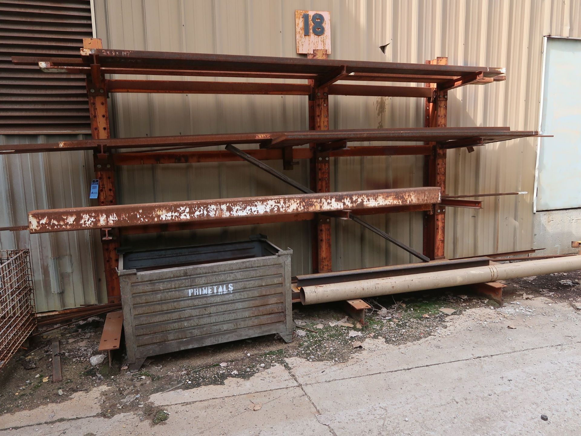 24" ARMS X 140" WIDE X 96" HIGH SINGLE SIDED MULTI LEVEL BOLT TOGETHER CANTILEVER RACK W/ STEEL - Image 2 of 2