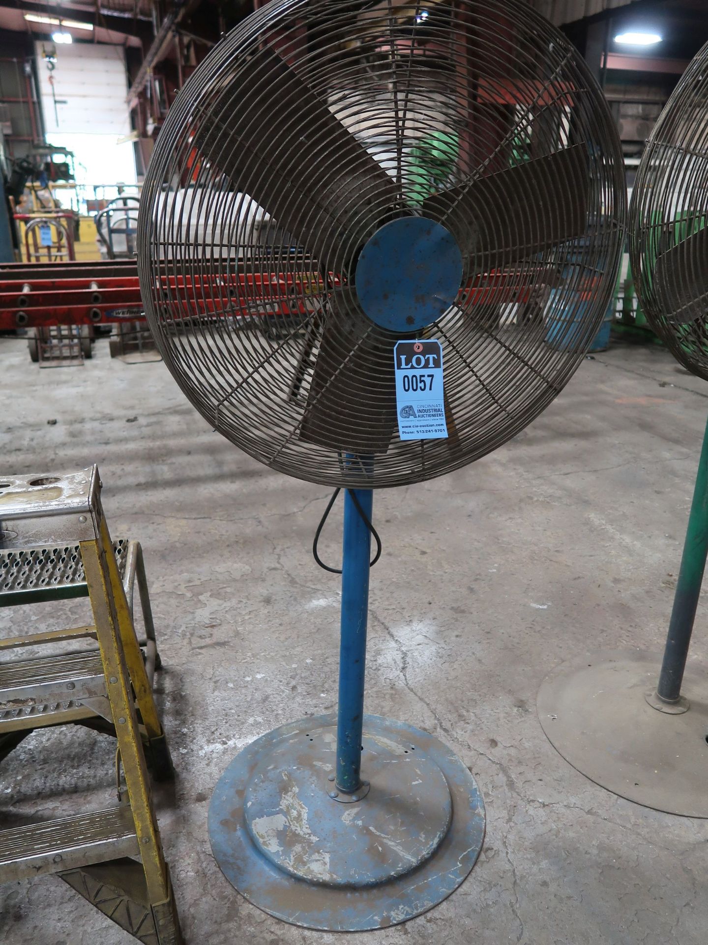 30" INDUSTRIAL DUTY PEDESTAL AIR CIRCULATOR