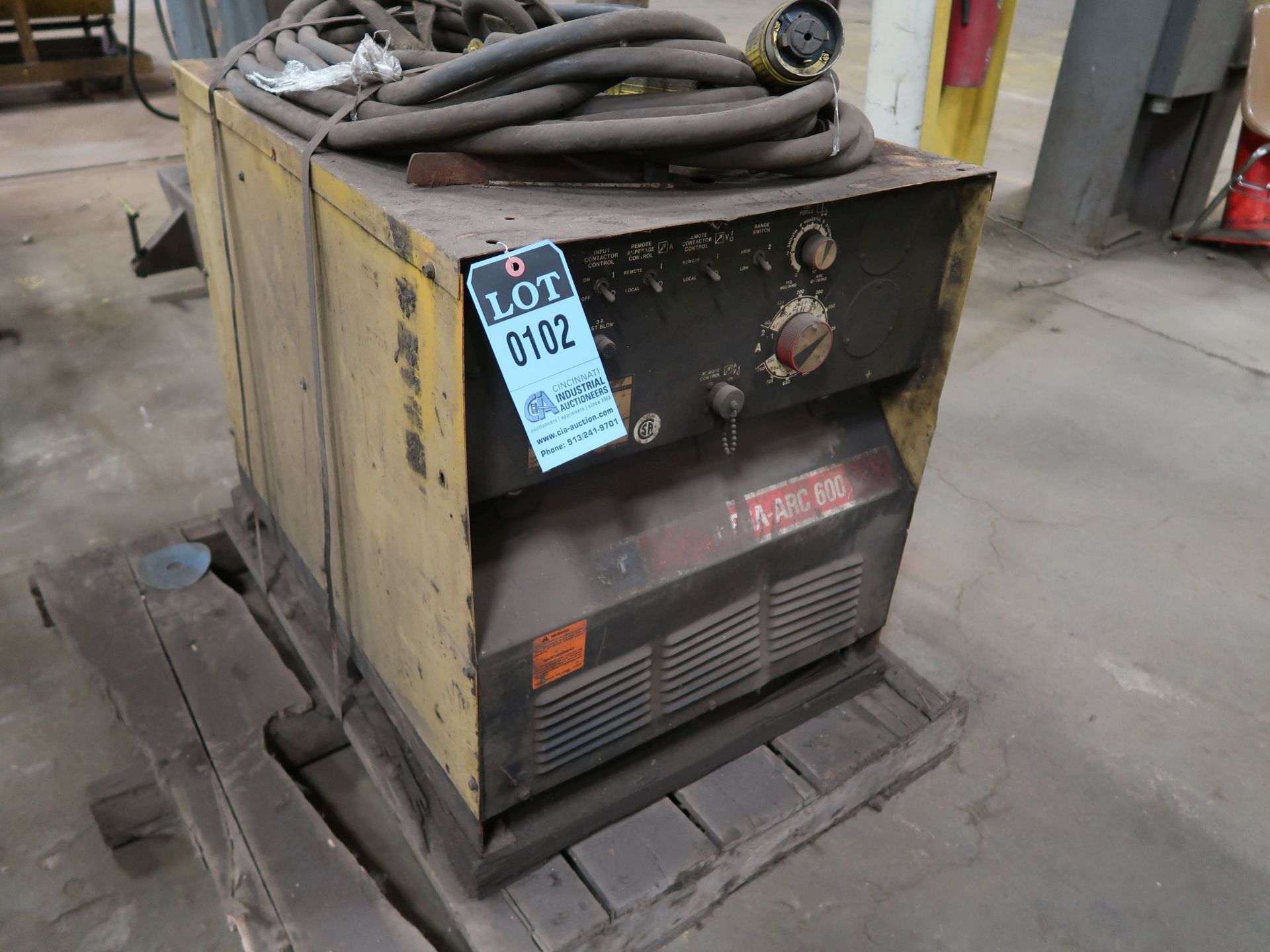 600 AMP HOBART MEGA ARC 600 WELDER