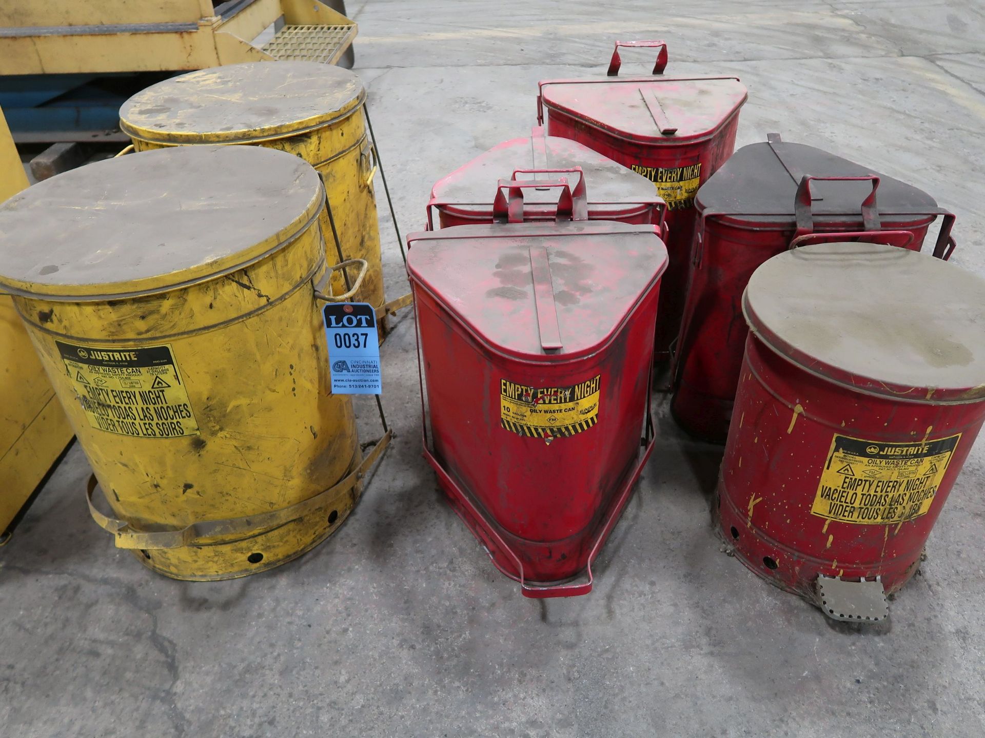 (LOT) MISC. OILY WASTE CANS