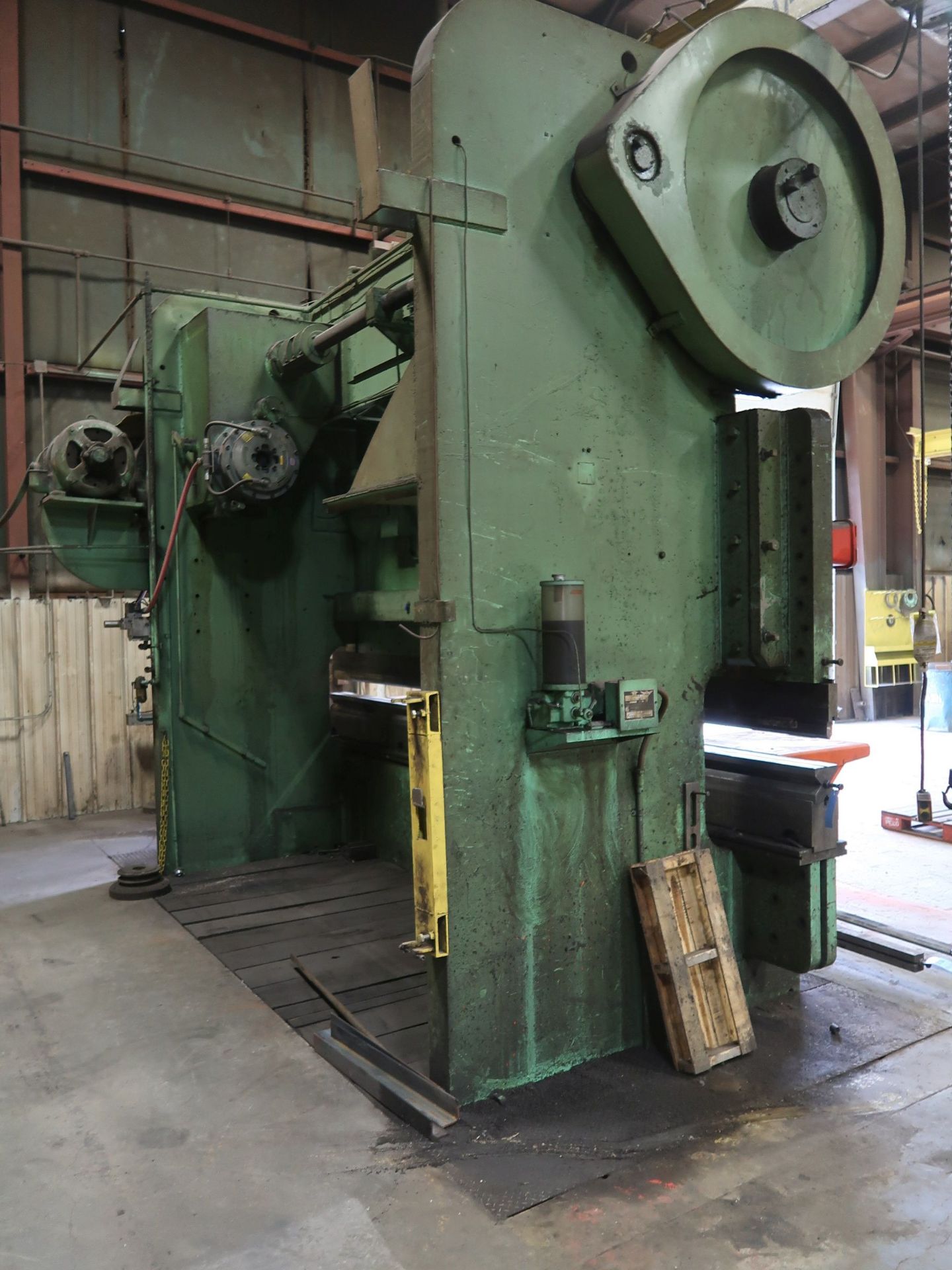 750 TON (APPROX.) X 16' DRIES & KRUMP CHICAGO MODEL 812 MECHANICAL POWER PRESS BRAKE; S/N P7577, - Image 3 of 12