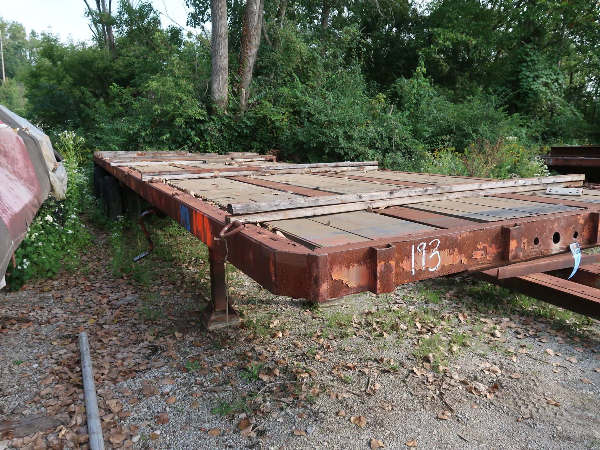 40' APPROX. FLAT BED YARD TRAILER, NO. 6 (NO TITLE) - Image 2 of 2