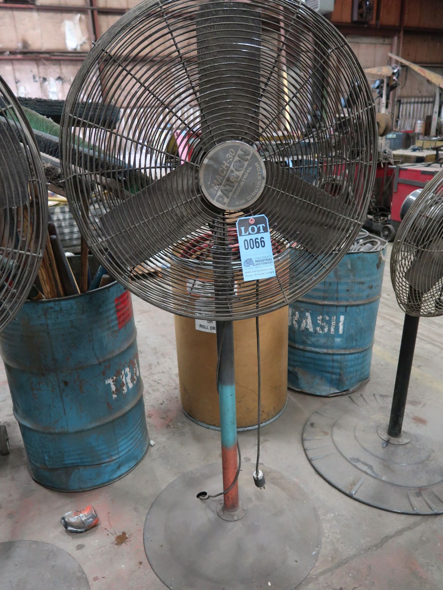 30" INDUSTRIAL DUTY PEDESTAL AIR CIRCULATOR