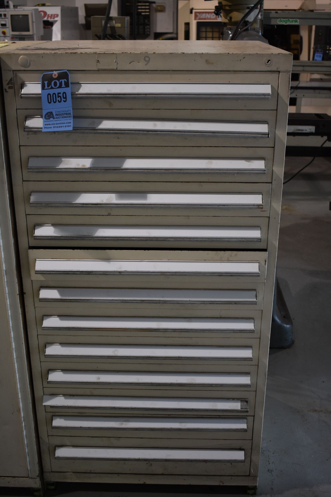 28" X 30" X 60" 13-DRAWER TOOLING CABINET