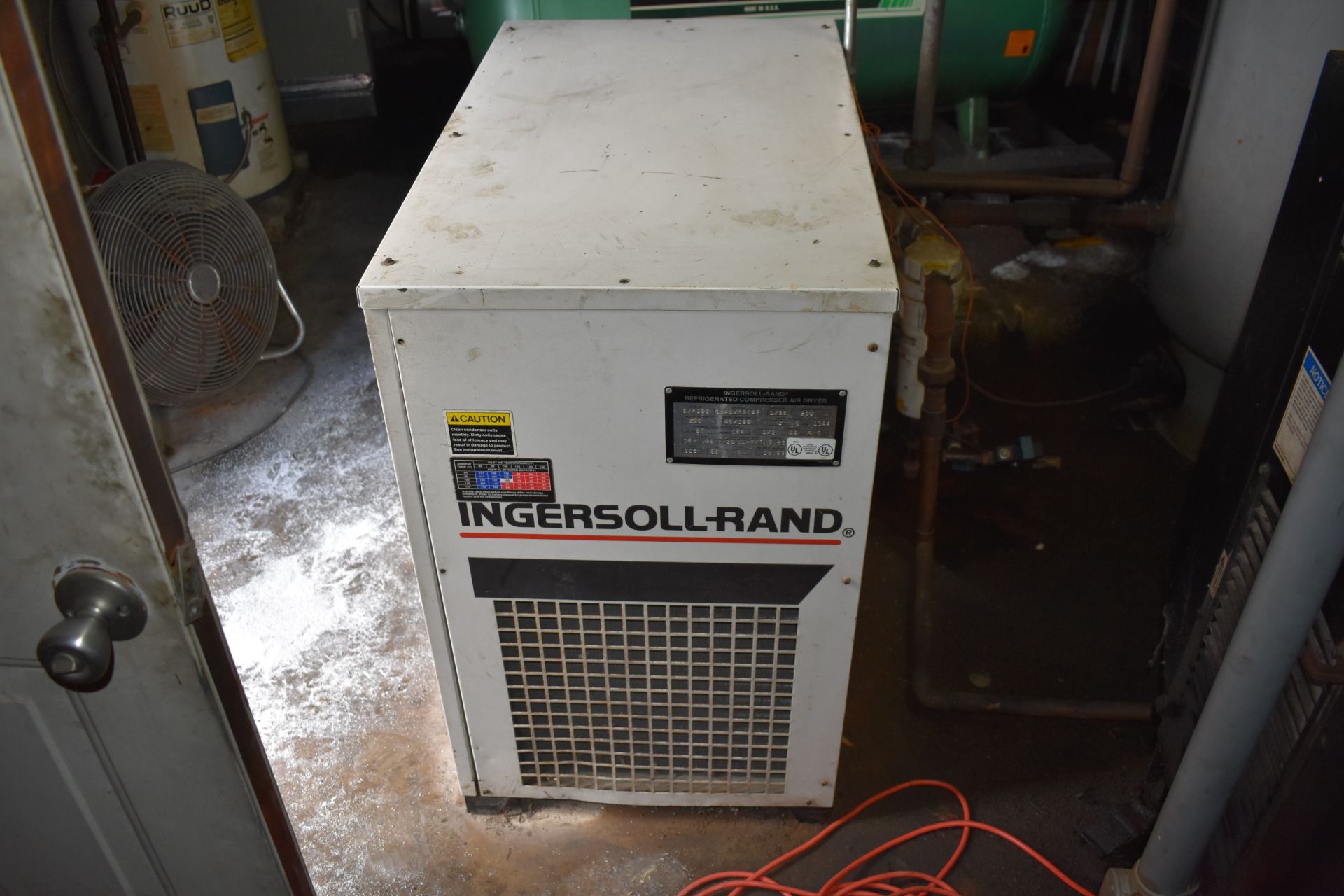 25-HP INTERSOLL RAND MODEL SSR EP25 AIR COMPRESSOR W/ INGERSOLL RAND MODEL DXR100 AIR DRYER - Image 5 of 6