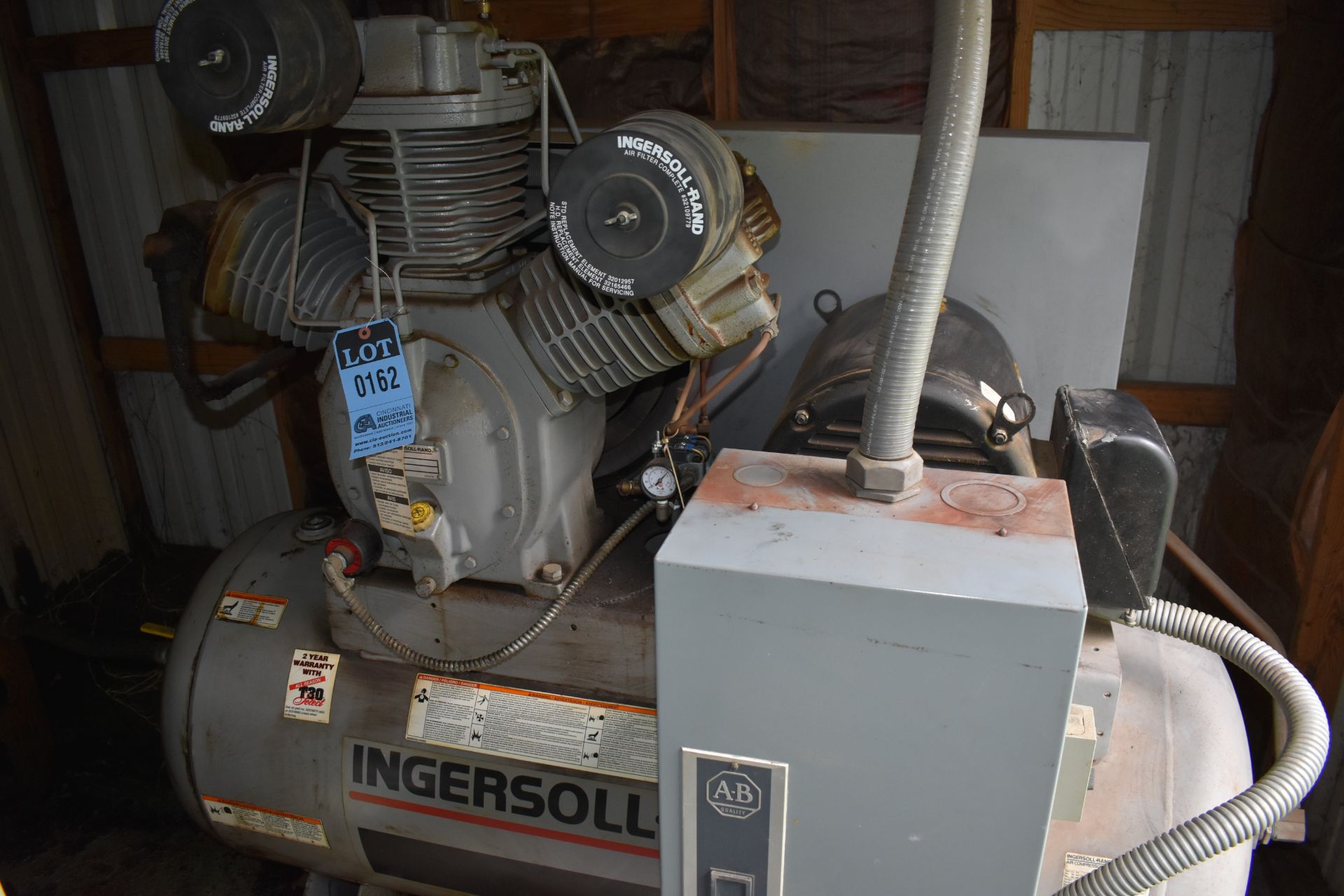 30 HP INGERSOLL RAND T30 AIR COMPRESSOR WITH INGERSOLL RAND DRYER