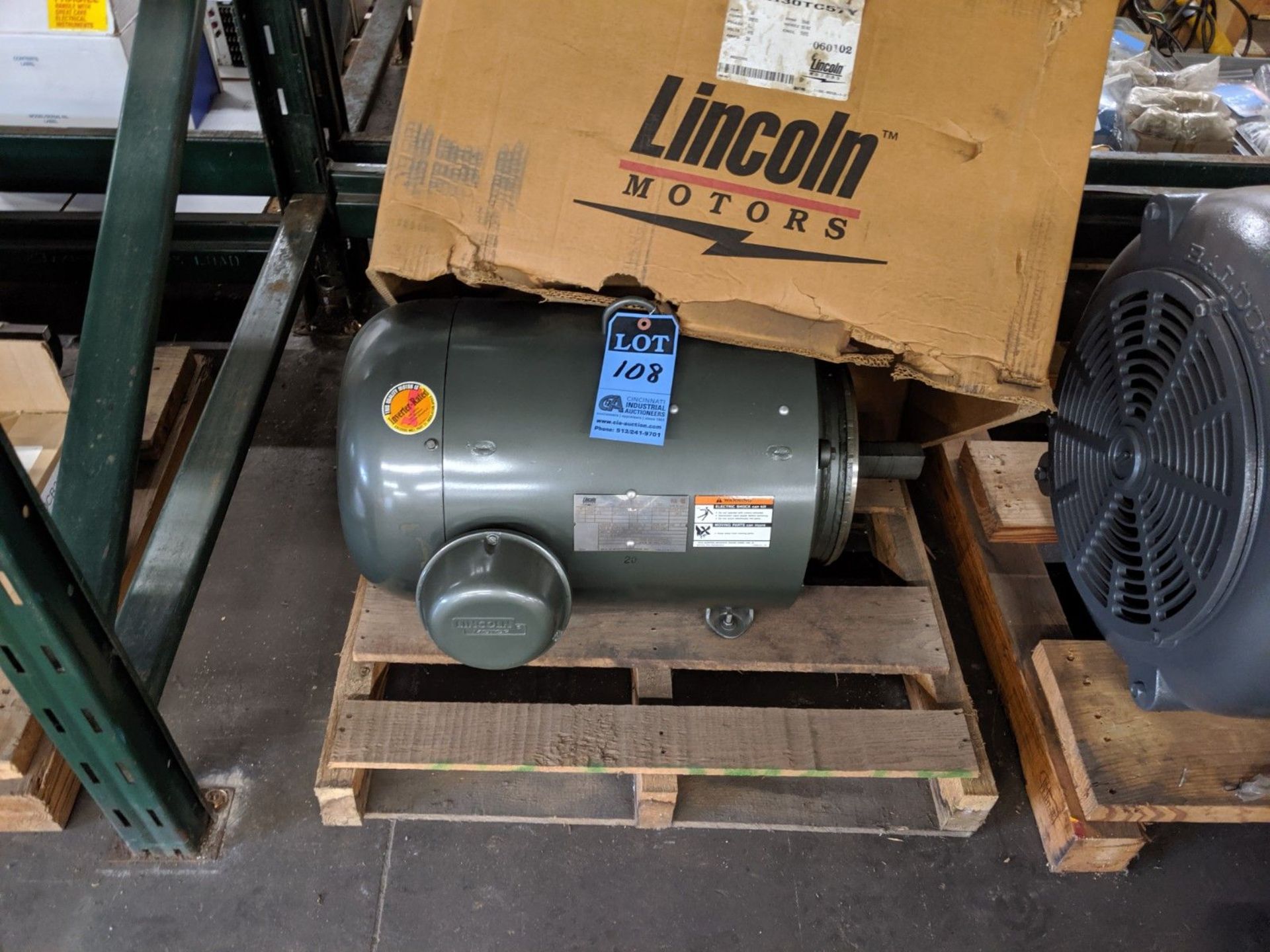 30 H.P. LINCOLN ELECTRIC MOTOR 415 VOLT, 2940 RPM, 286TC FRAME SIZE ** NEVER PUT IN SERVICE **