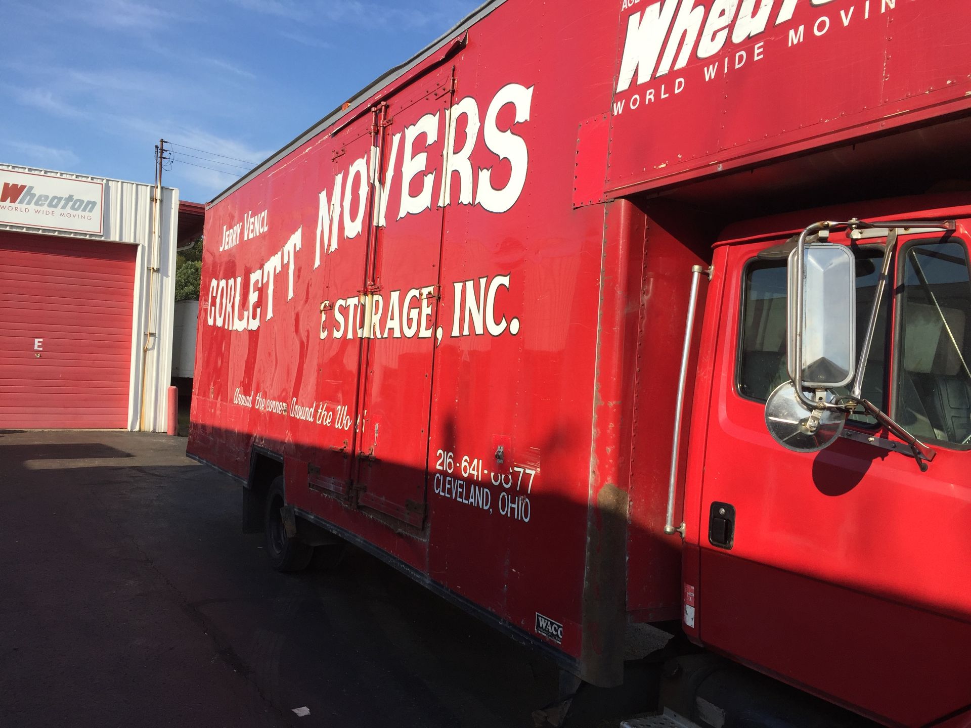 **1995 FREIGHTLINER MODEL FL60 DIESEL 26' BOX TRUCK; VIN #1FV3GFAC2SL750333, WACO TRUCK BODIES 26' - Image 5 of 16