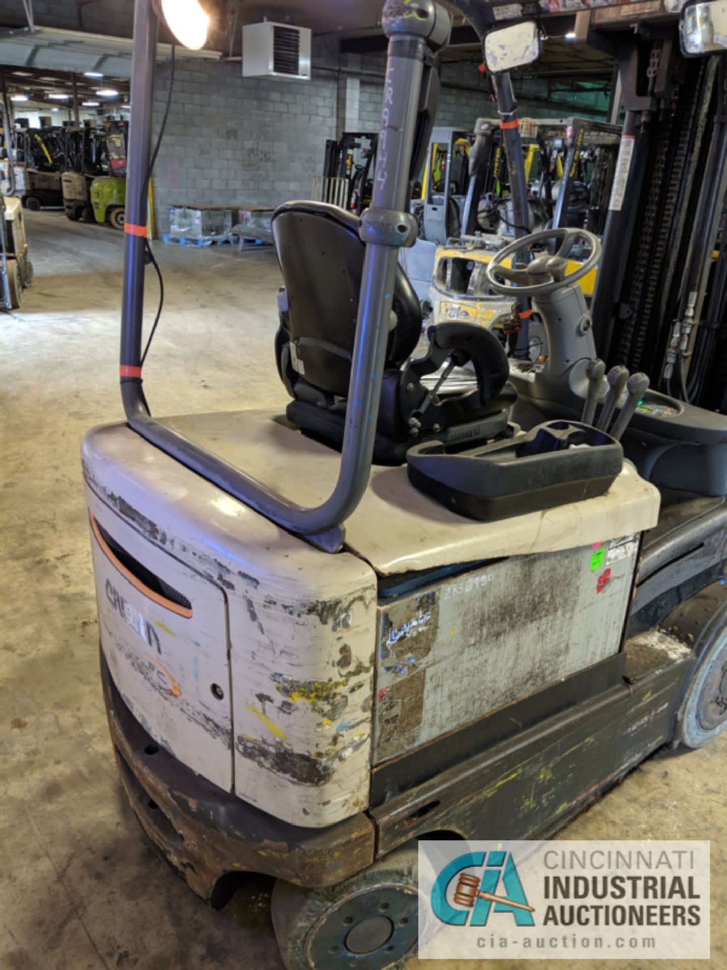 2014 CROWN 5,000 LB. CAPACITY MODEL FC4520-50 48 VOLT ELECTRIC FORKLIFT; S/N 9A209944, - Image 6 of 14