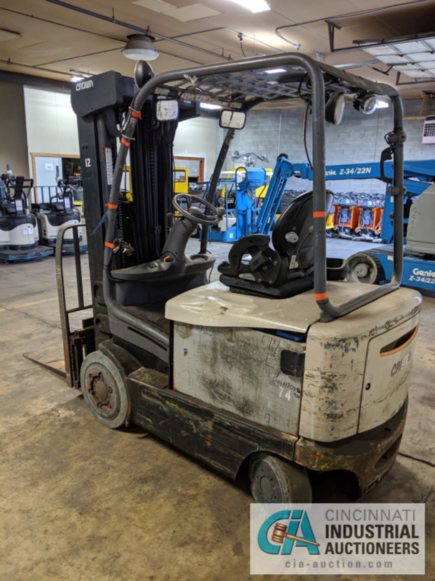 2014 CROWN 5,000 LB. CAPACITY MODEL FC4520-50 48 VOLT ELECTRIC FORKLIFT; S/N 9A209944,