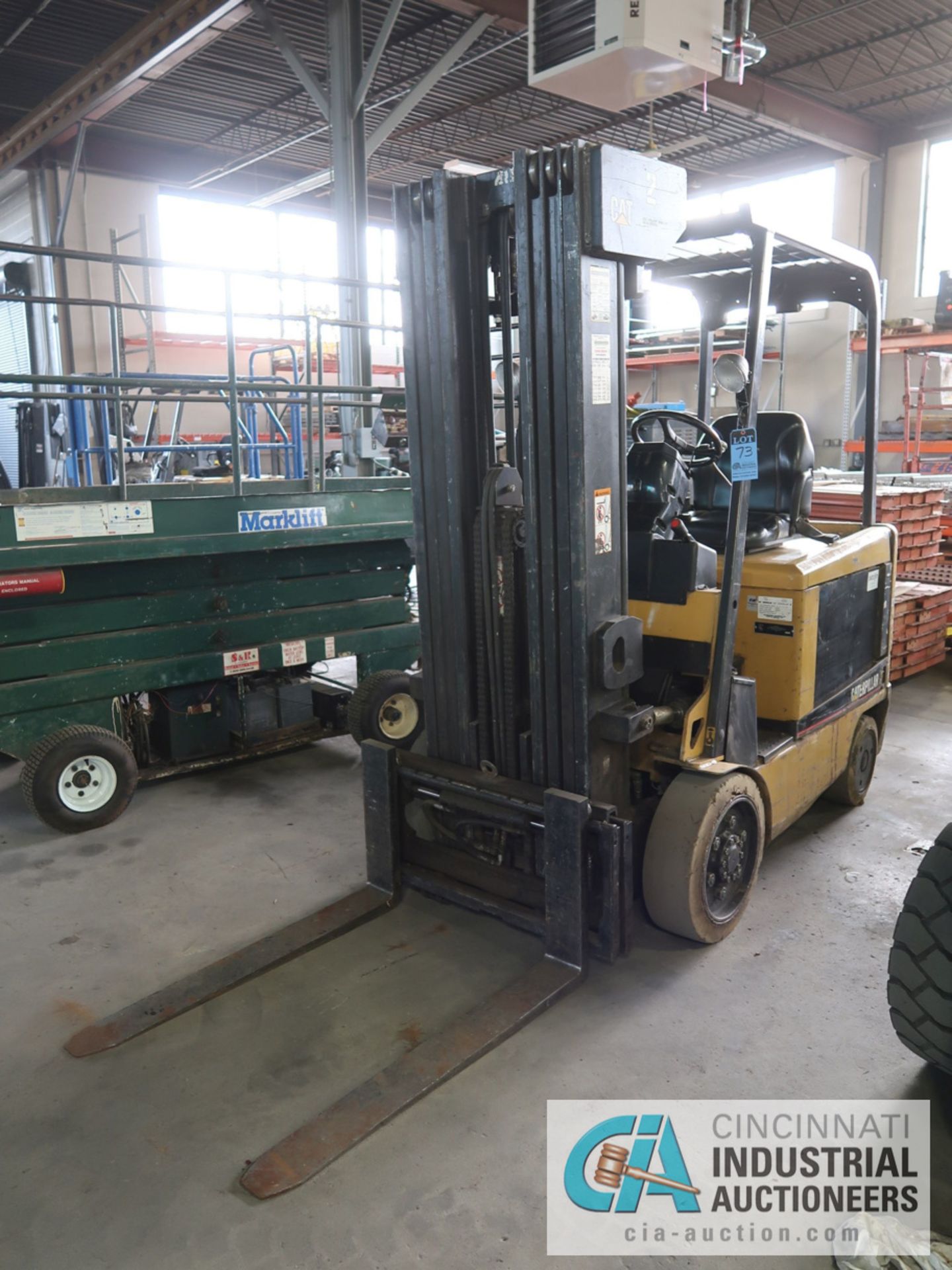 5,000 LB CATEPILLAR MODEL EC25KE SOLID TIRE ELECTRIC LIFT TRUCK, S/N A3EC340871, 4-STAGE MAST, 84"