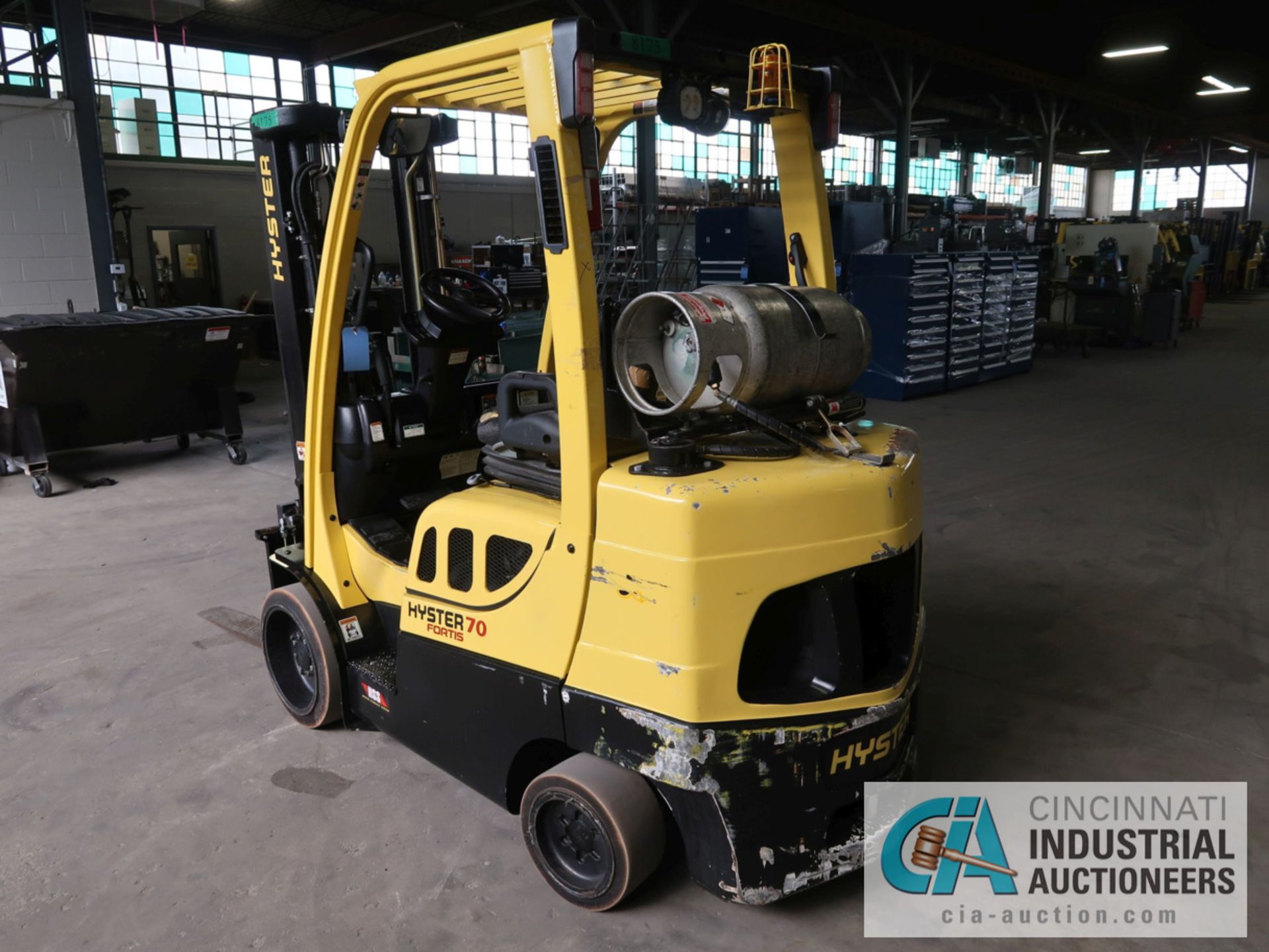 7,000 LB HYSTER MODEL S70FT LP GAS SOLID TIRE LIFT TRUCK WITH 2-STAGE MAST, 122" LIFT HEIGHT, 80" - Image 7 of 11