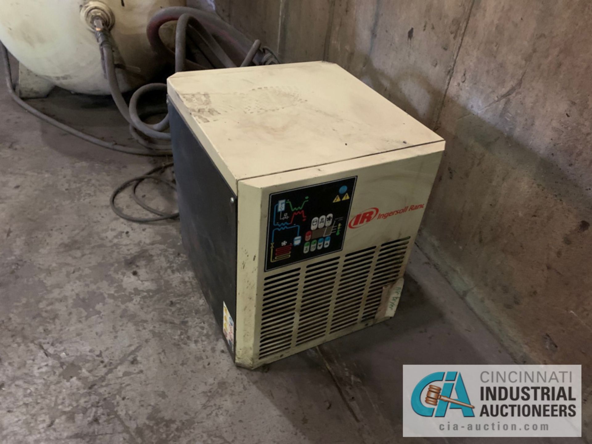 7-1/2 HP INGERSOLL RAND HORIZONTAL TANK MOUNTED AIR COMPRESSOR; S/N 0905200030, 230 VOLT, 3-PHASE, - Image 6 of 7