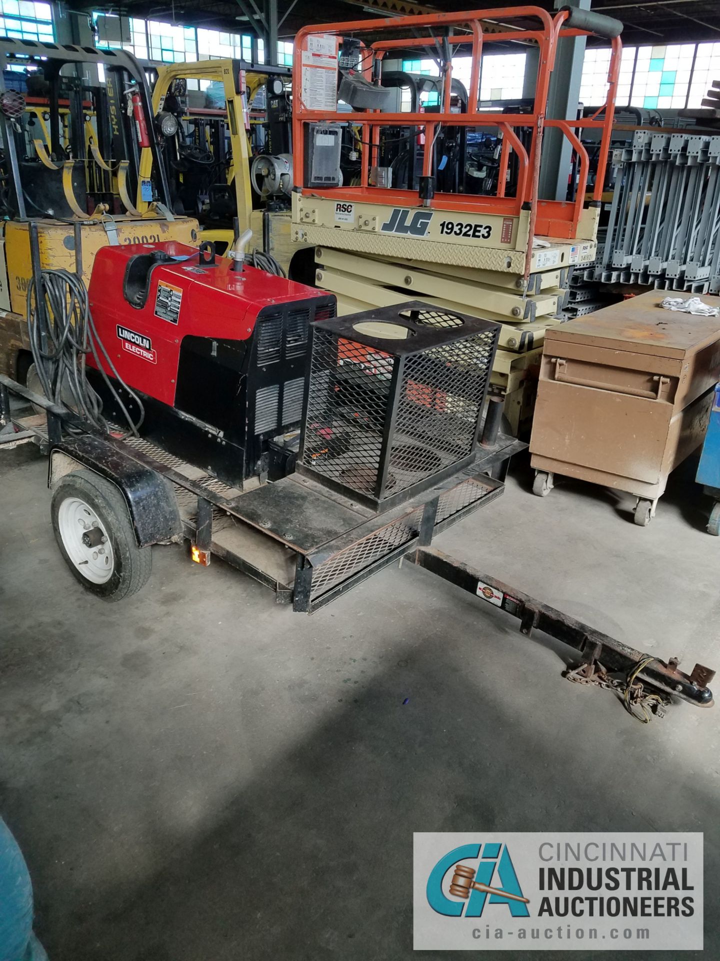 LINCOLN RANGER 250 GENSET WELDER WITH 6' SINGLE AXLE TRAILER; S/N U1020619592, ONLY 72 HOURS - Image 12 of 14