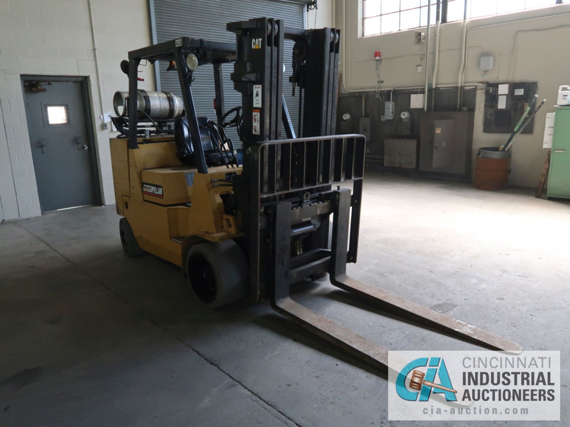 11,000 LB CATERPILLAR MODEL GC55K LP GAS SOLID TIRE FORKLIFT, S/N AT88A00314, 3-STAGE MAST, 82" MAST - Image 3 of 11