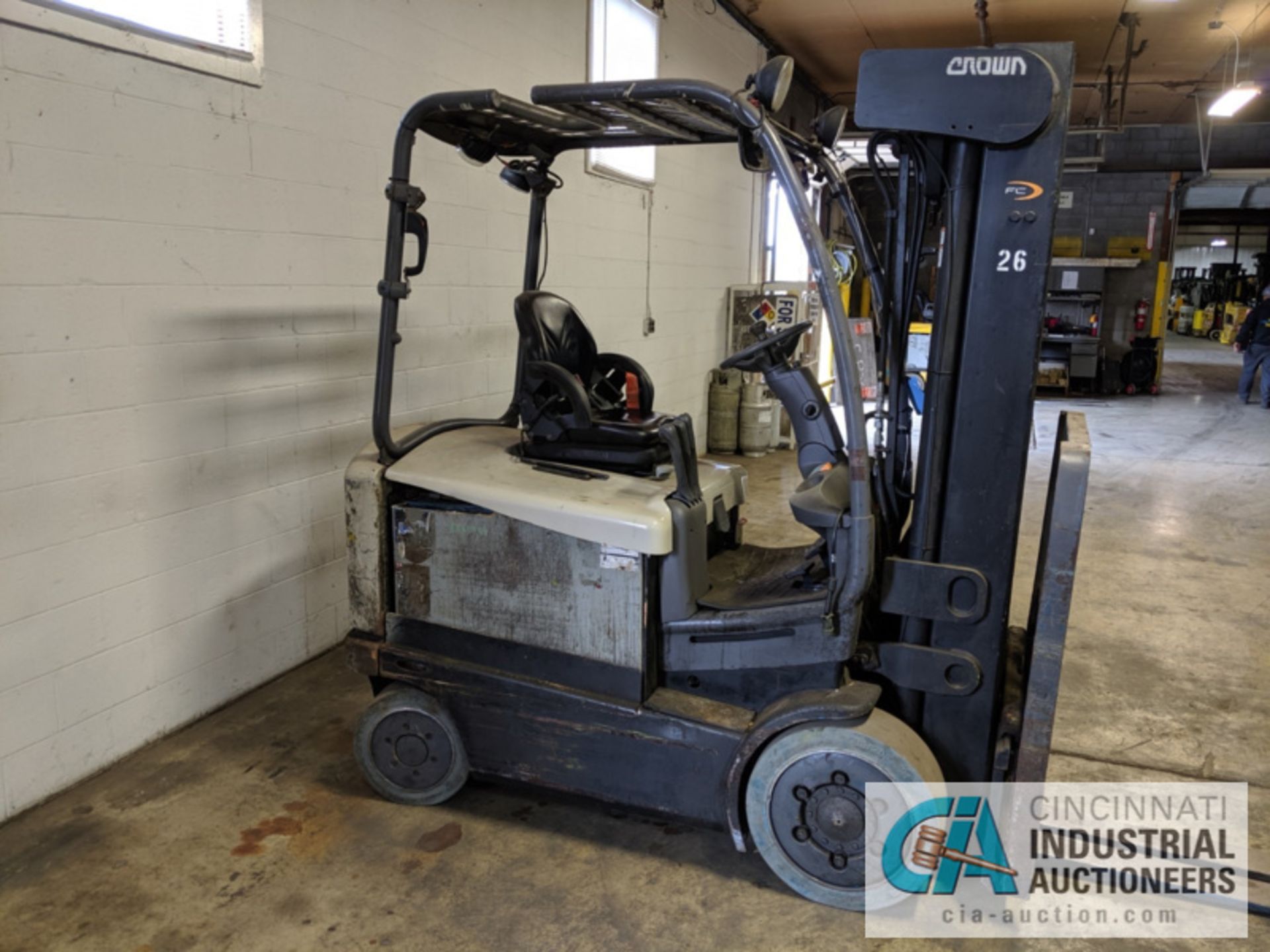 2014 CROWN 5,000 LB. CAPACITY MODEL FC4520-50 48 VOLT ELECTRIC FORKLIFT; S/N 9A209480, - Image 6 of 16