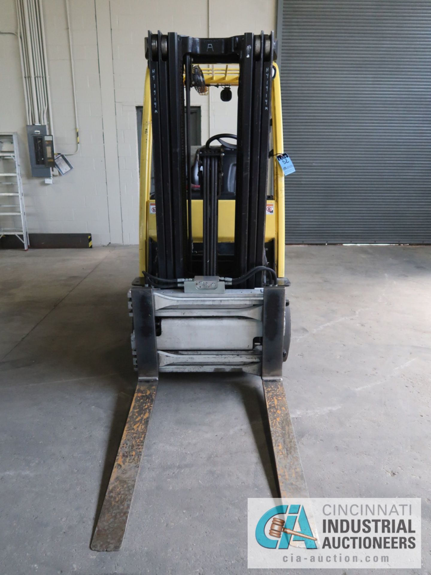 4,000 LB HYSTER MODEL S50FT LP GAS SOLID TIRE LIFT TRUCK WITH CASCADE 45 S-FPS-160 FORK - Image 2 of 11