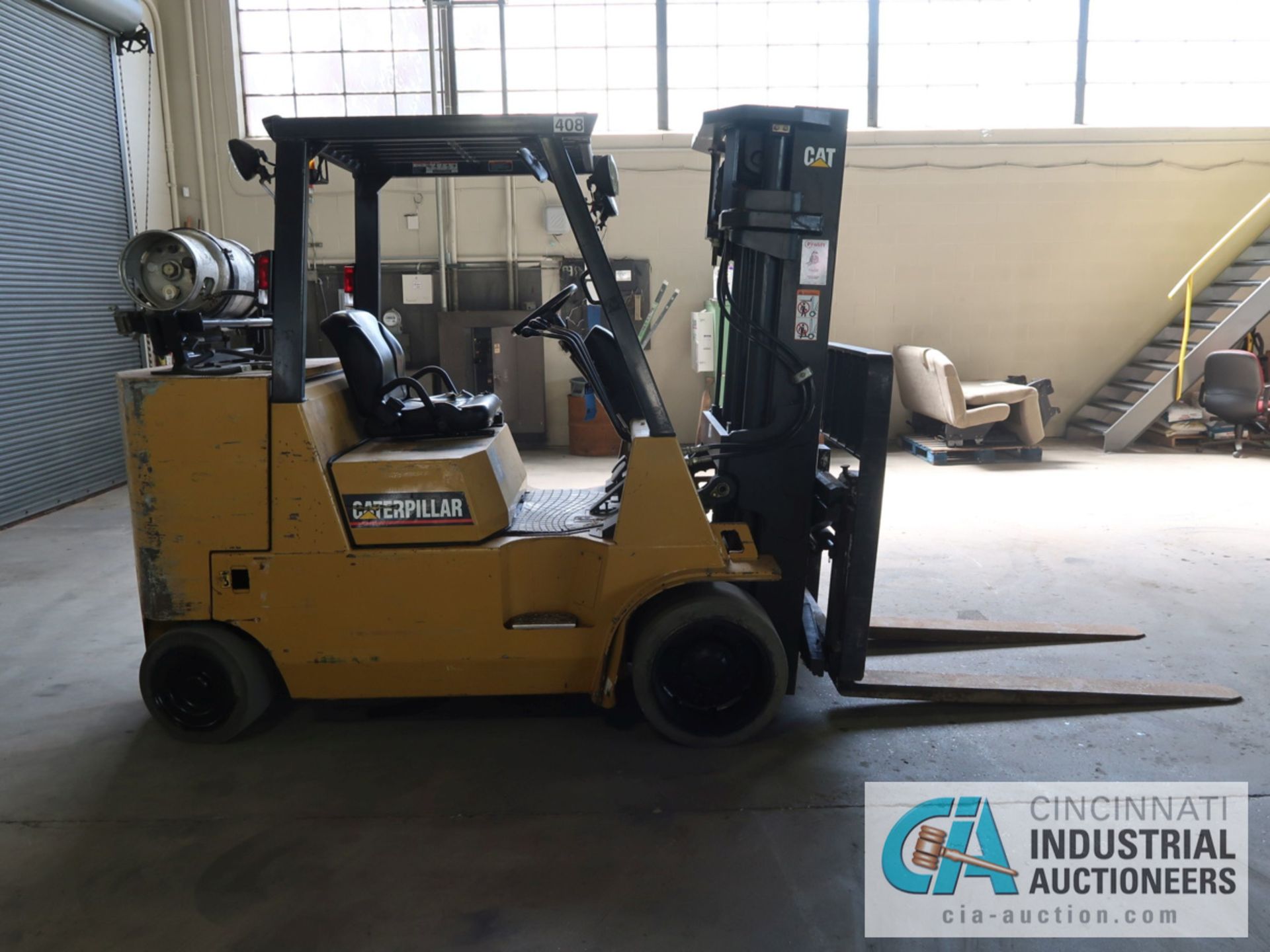 11,000 LB CATERPILLAR MODEL GC55K LP GAS SOLID TIRE FORKLIFT, S/N AT88A00314, 3-STAGE MAST, 82" MAST - Image 4 of 11