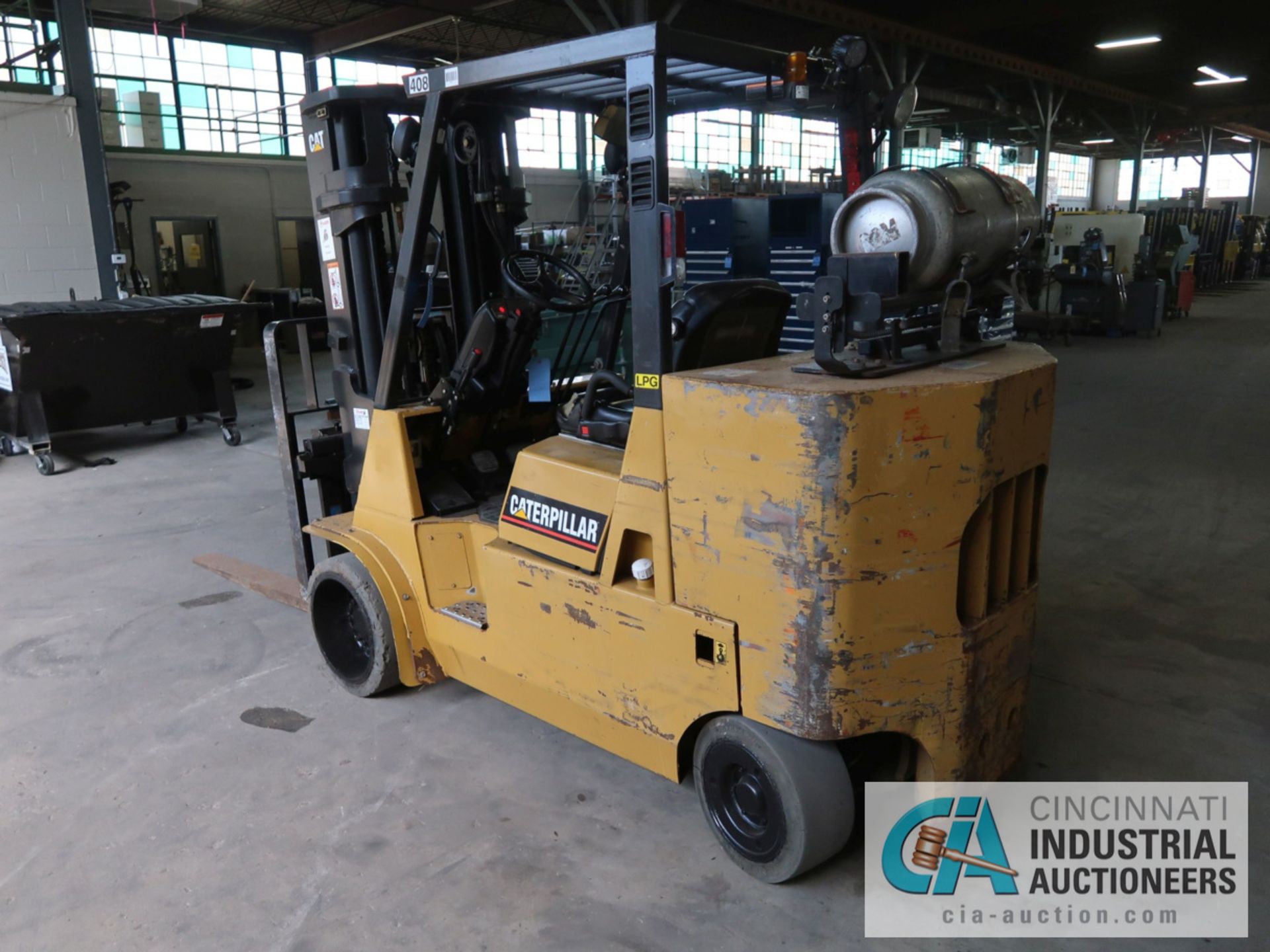 11,000 LB CATERPILLAR MODEL GC55K LP GAS SOLID TIRE FORKLIFT, S/N AT88A00314, 3-STAGE MAST, 82" MAST - Image 7 of 11