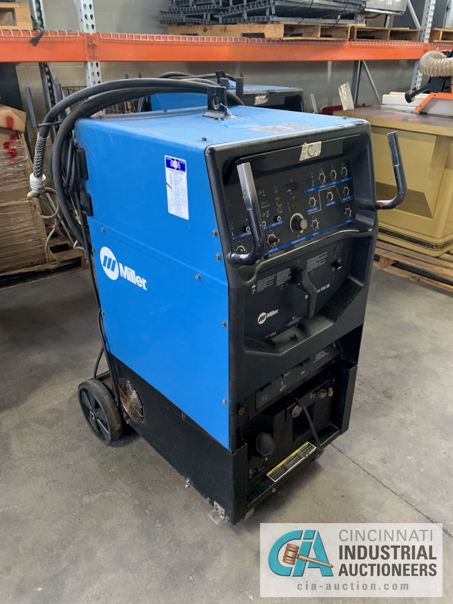 MILLER SYNCROWAVE 250DX TIG WELDER; S/N LJ300340L (NEW 2008)