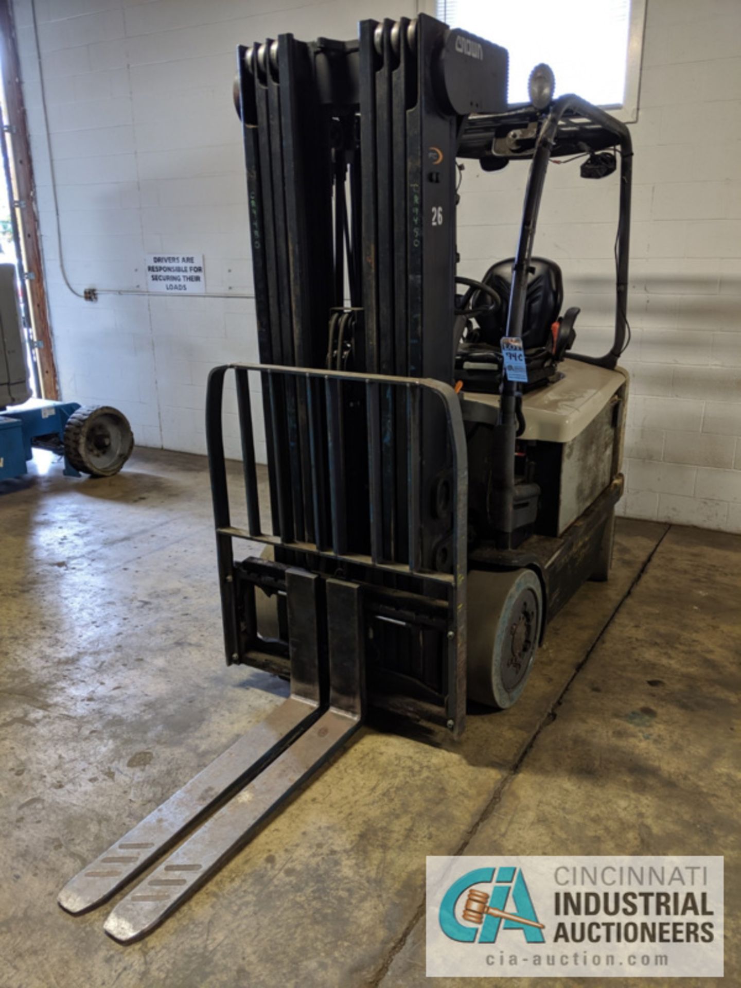 2014 CROWN 5,000 LB. CAPACITY MODEL FC4520-50 48 VOLT ELECTRIC FORKLIFT; S/N 9A209480,