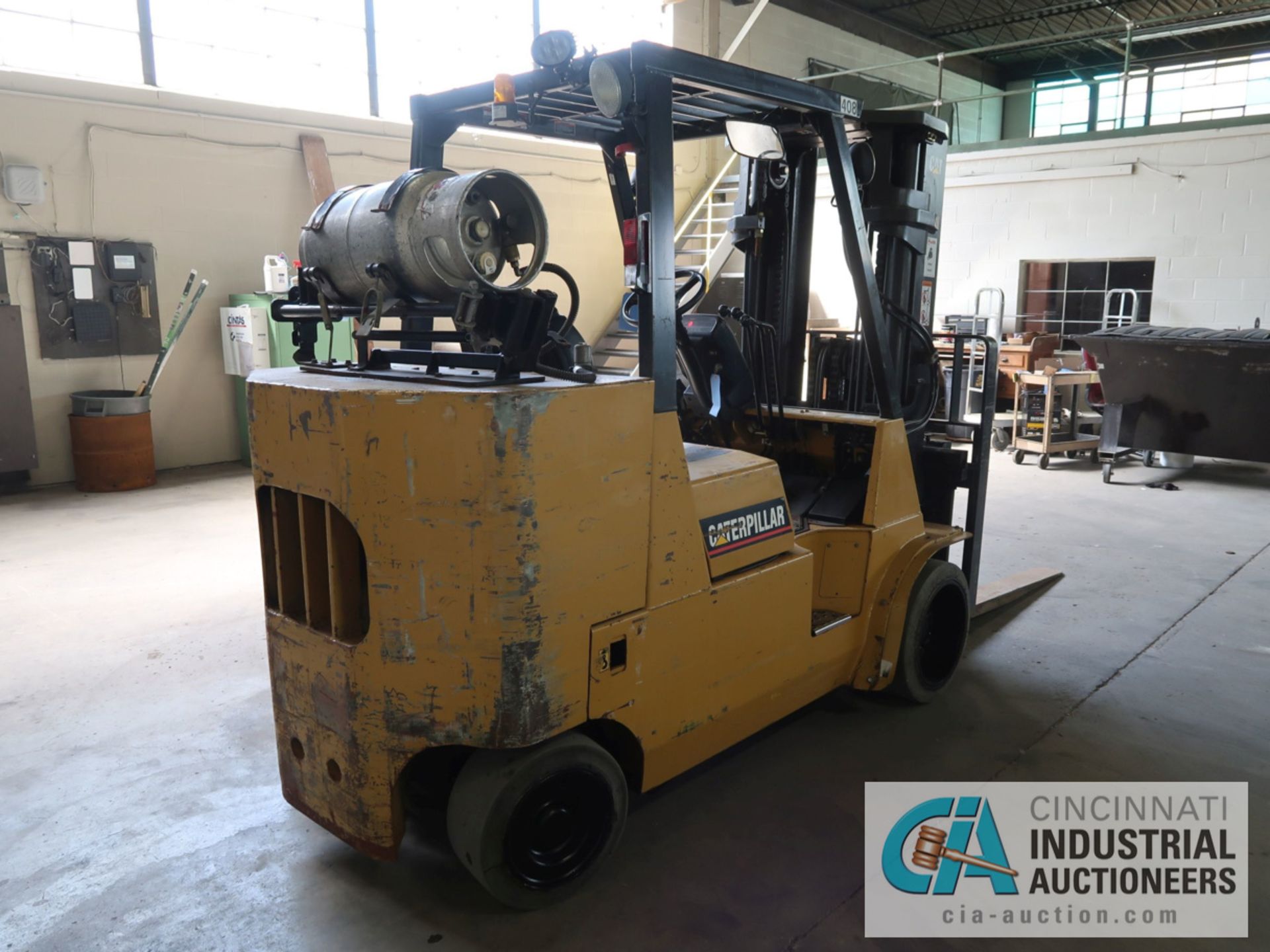 11,000 LB CATERPILLAR MODEL GC55K LP GAS SOLID TIRE FORKLIFT, S/N AT88A00314, 3-STAGE MAST, 82" MAST - Image 5 of 11
