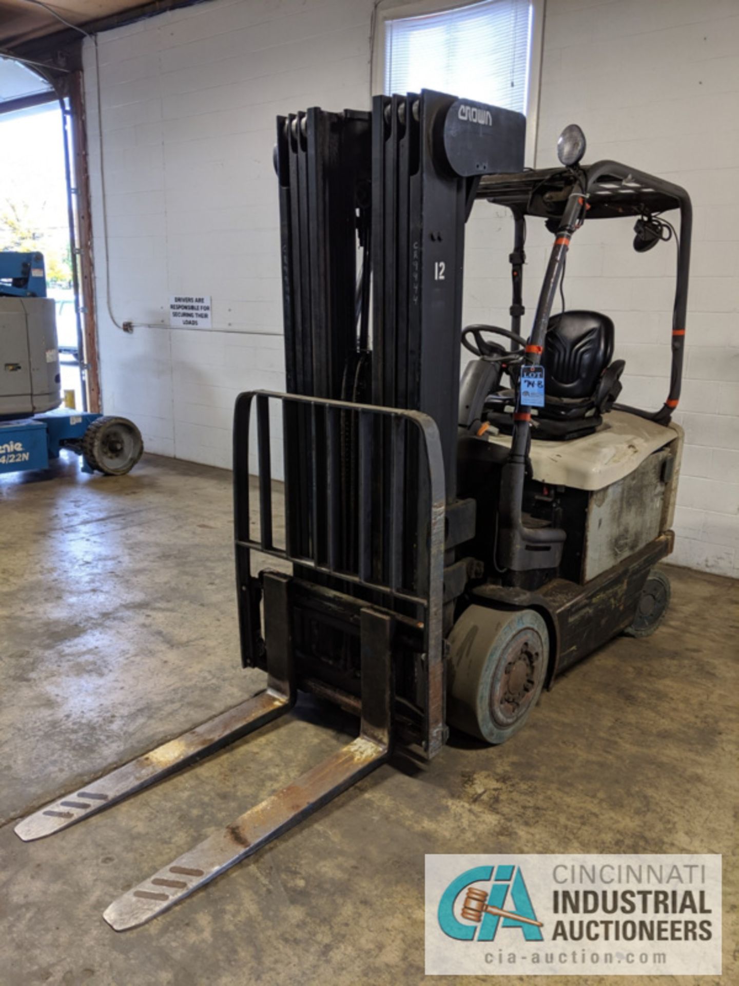 2014 CROWN 5,000 LB. CAPACITY MODEL FC4520-50 48 VOLT ELECTRIC FORKLIFT; S/N 9A209944, - Image 4 of 14