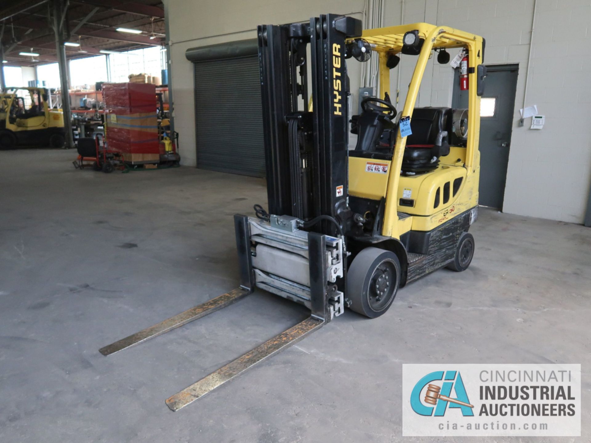 4,000 LB HYSTER MODEL S50FT LP GAS SOLID TIRE LIFT TRUCK WITH CASCADE 45 S-FPS-160 FORK