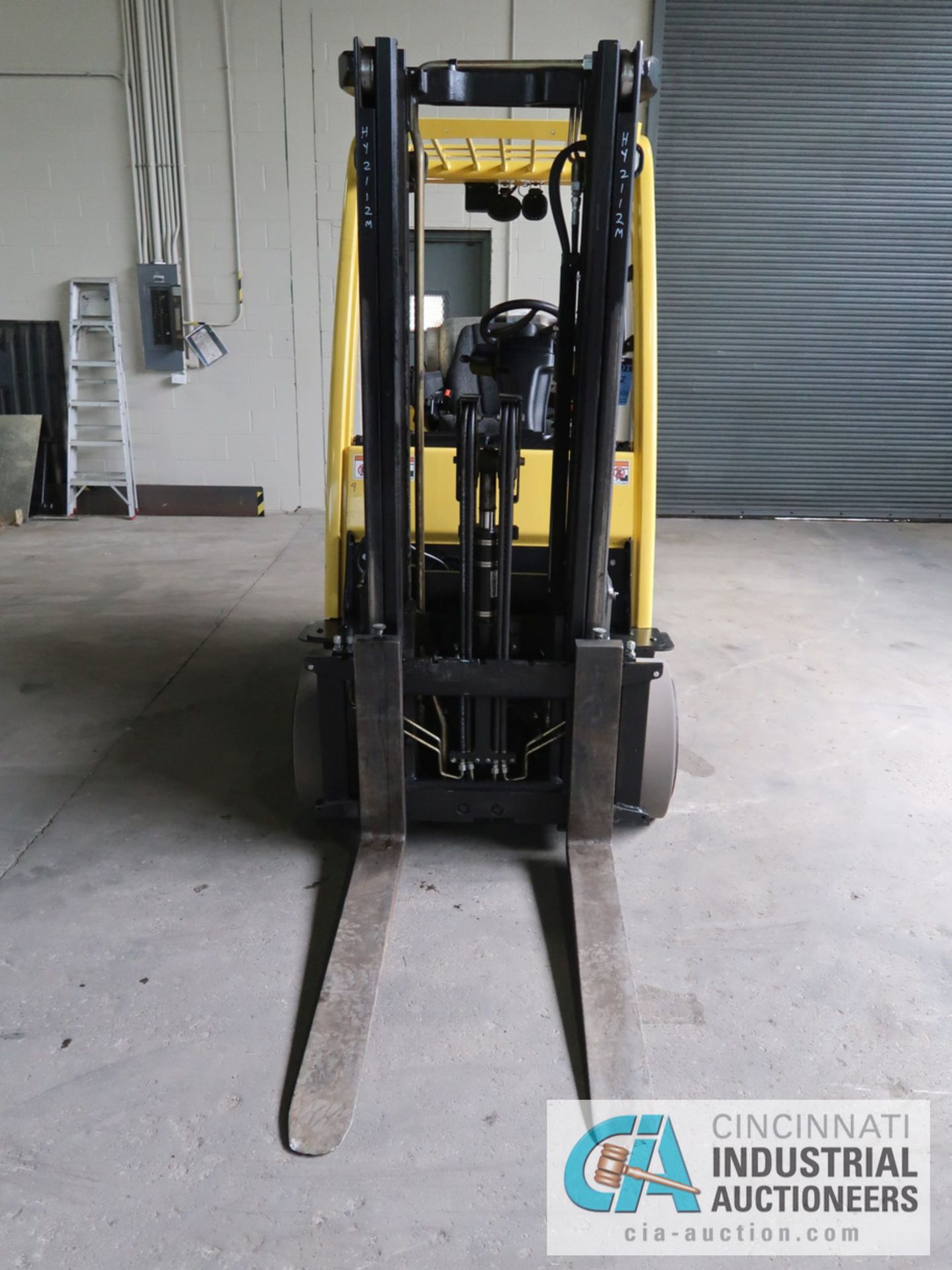 7,000 LB HYSTER MODEL S70FT LP GAS SOLID TIRE LIFT TRUCK WITH 2-STAGE MAST, 122" LIFT HEIGHT, 80" - Image 2 of 11