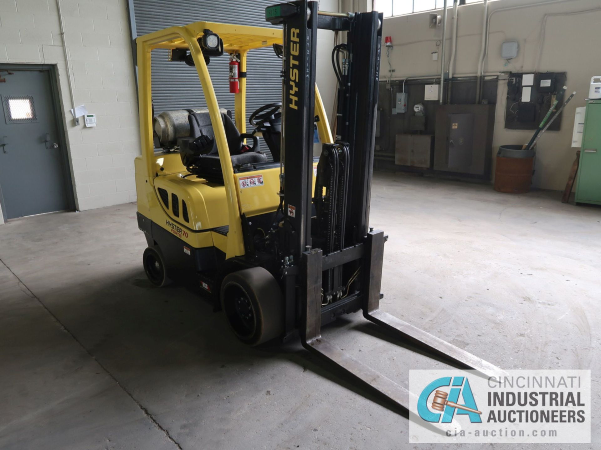 7,000 LB HYSTER MODEL S70FT LP GAS SOLID TIRE LIFT TRUCK WITH 2-STAGE MAST, 122" LIFT HEIGHT, 80" - Image 3 of 11